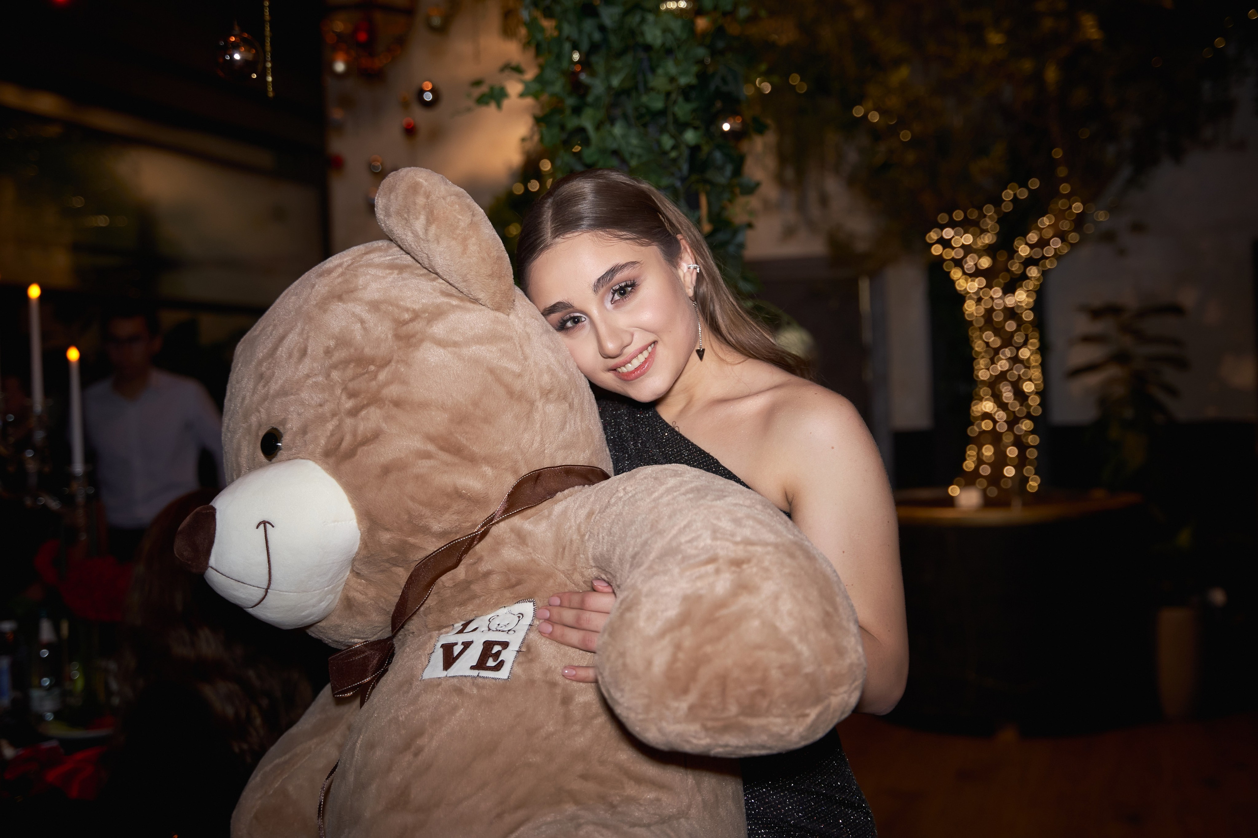 Светская съемка дня рождения 18 лет Камилле от ТВИНС СТУДИО. ТВИНС СТУДИО — лучшие свадебные фотографы и видеографы в Краснодаре