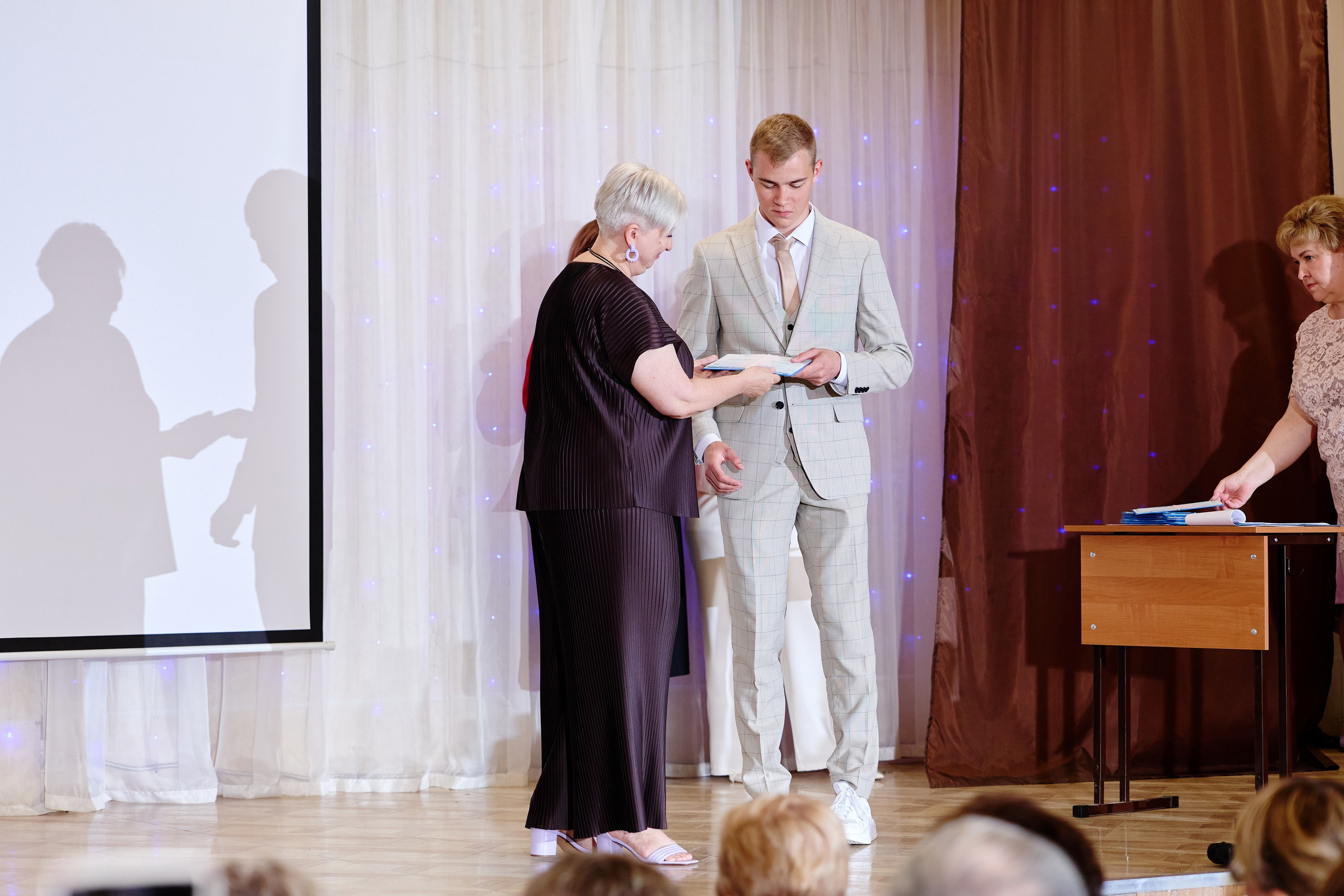 Выпускной 35 Сош. Фотограф Выпускные альбомы Таганрог Сергей Коробченко