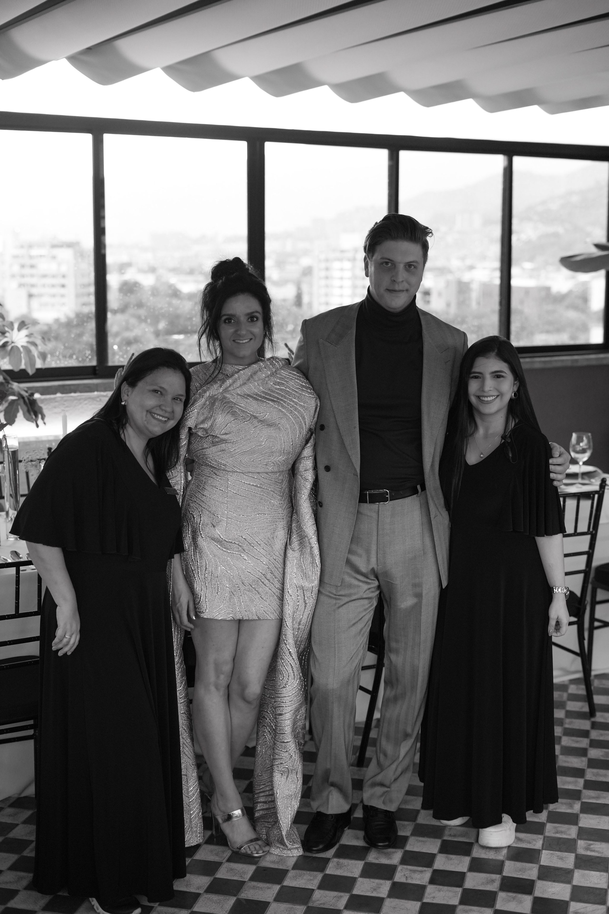 Olivia and Zack / 1 wedding day. Wedding Photographer in Barcelona and Medellin