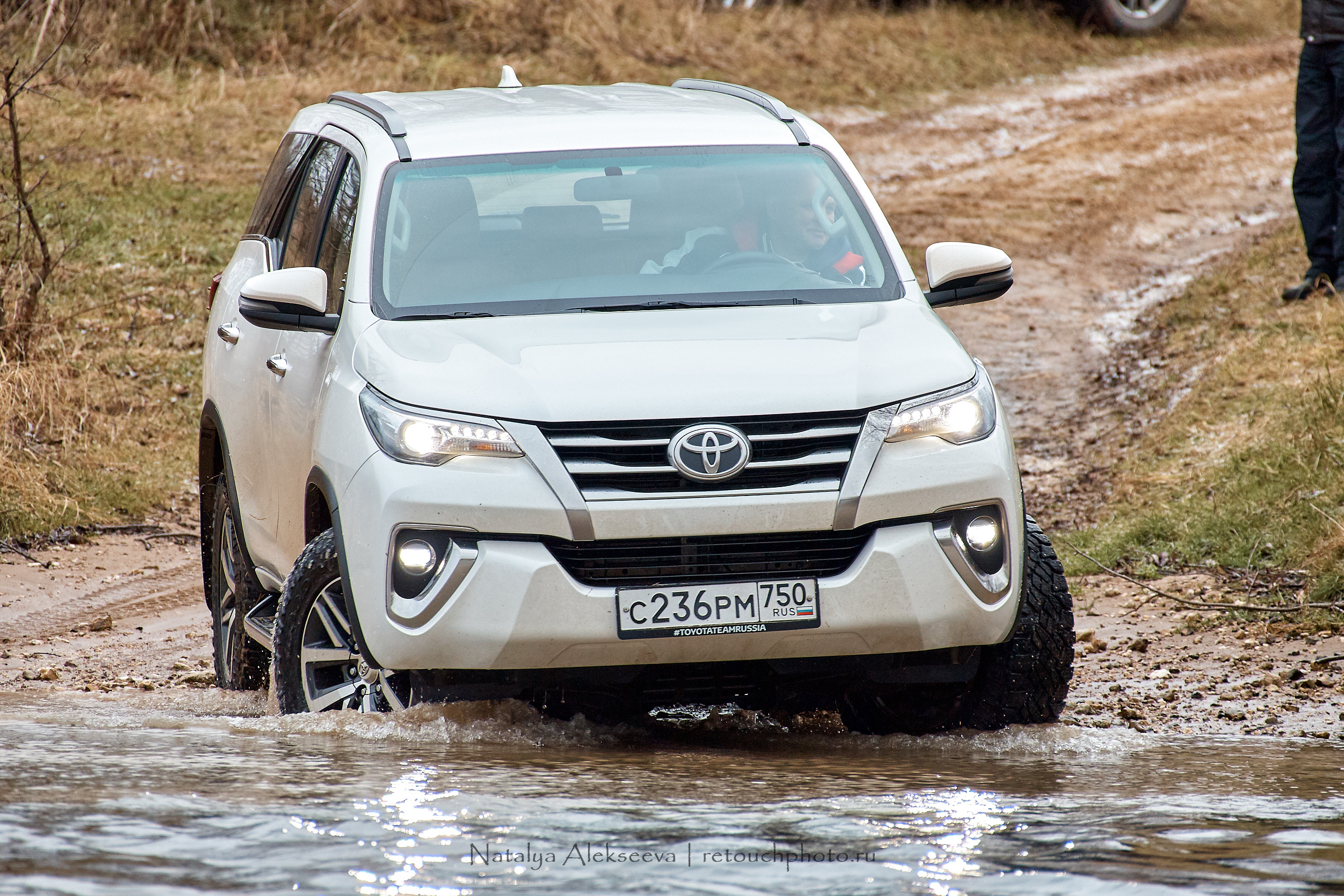 Внедорожный тест-драйв Toyota Hilux и Toyota Fortuner | 12'2019. Репортажный фотограф и ретушер в Москве Наталья Алексеева