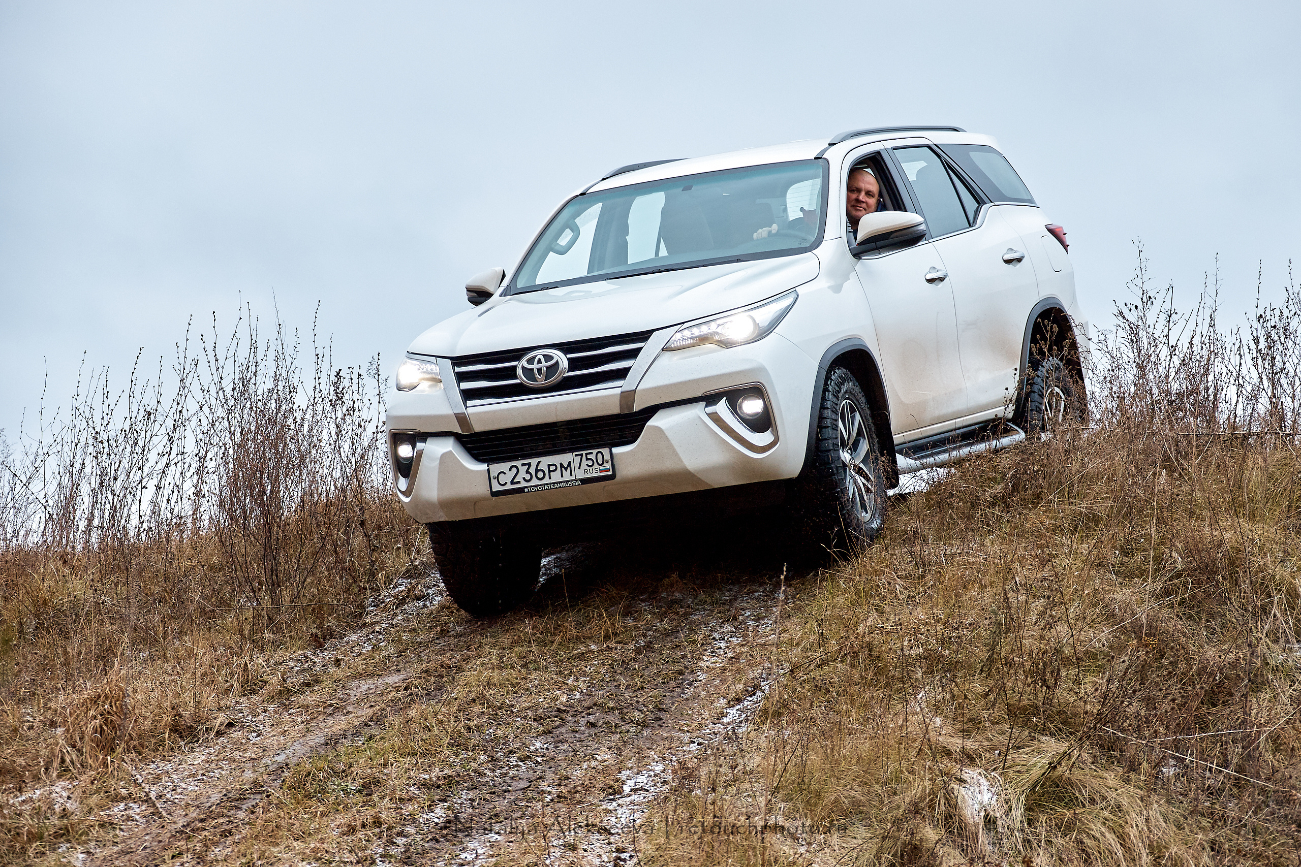 Внедорожный тест-драйв Toyota Hilux и Toyota Fortuner | 12'2019. Репортажный фотограф и ретушер в Москве Наталья Алексеева