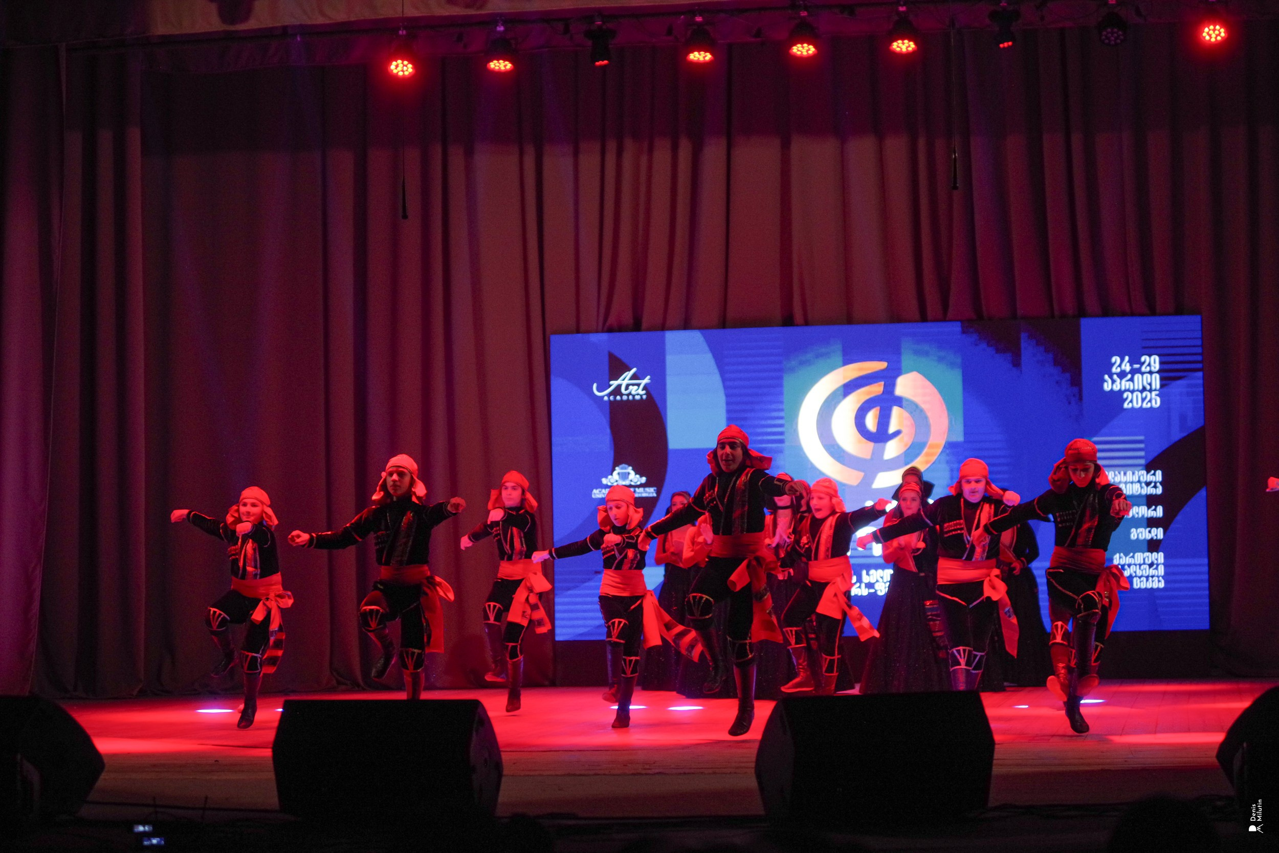 Танцы в Хоби. Портретный фотограф Денис Милютин