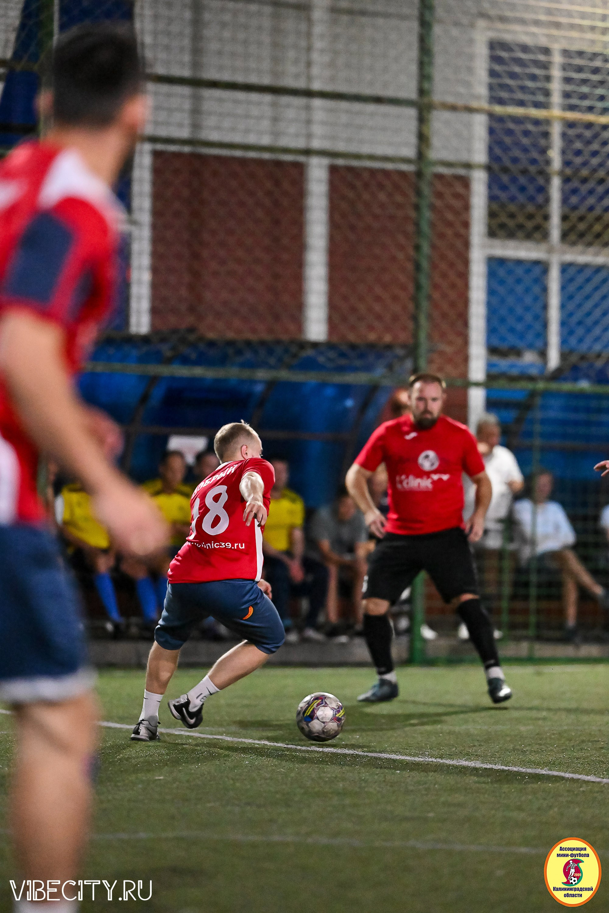 ФИНАЛЬНЫЕ ИГРЫ КУБКА МИНИ-ФУТБОЛЬНОЙ ЛИГИ И КУБКА КОРПОРАТИВНОЙ МФЛ 2025. VIBECITY.RU Вайб Сити Ру Фоторепортажи Фотоотчеты Калининград