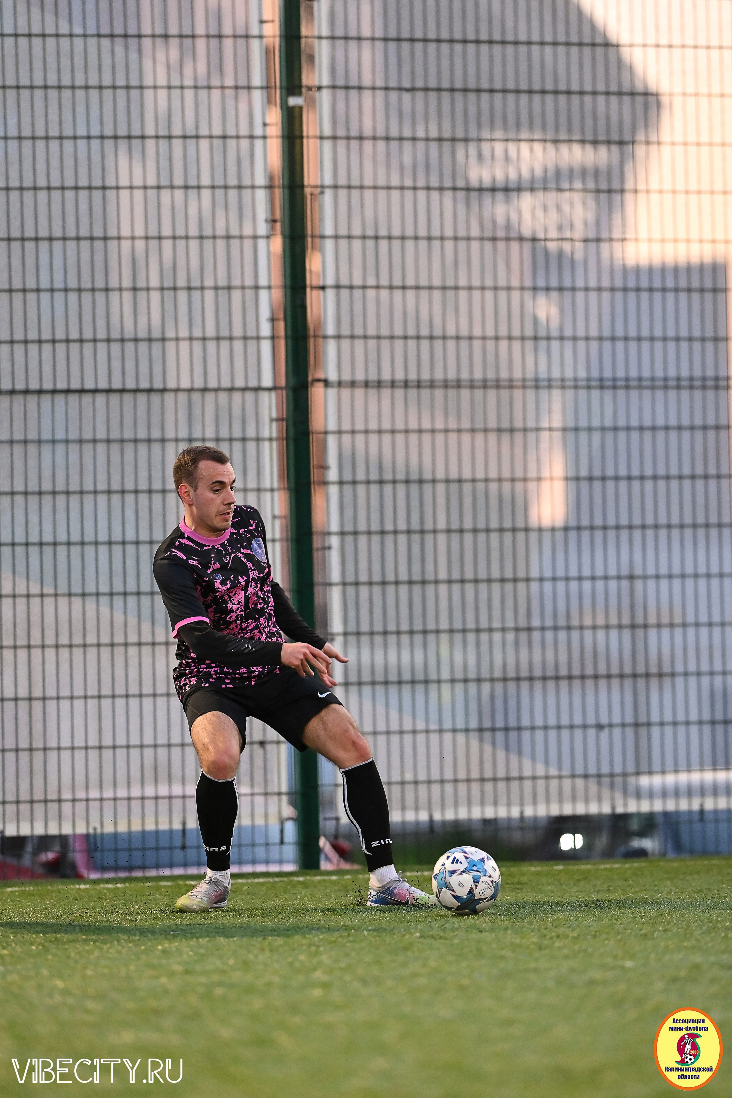 ИГРЫ МИНИ-ФУТБОЛЬНОЙ И КОРПОРАТИВНОЙ ЛИГИ. VIBECITY.RU Вайб Сити Ру Фоторепортажи Фотоотчеты Калининград