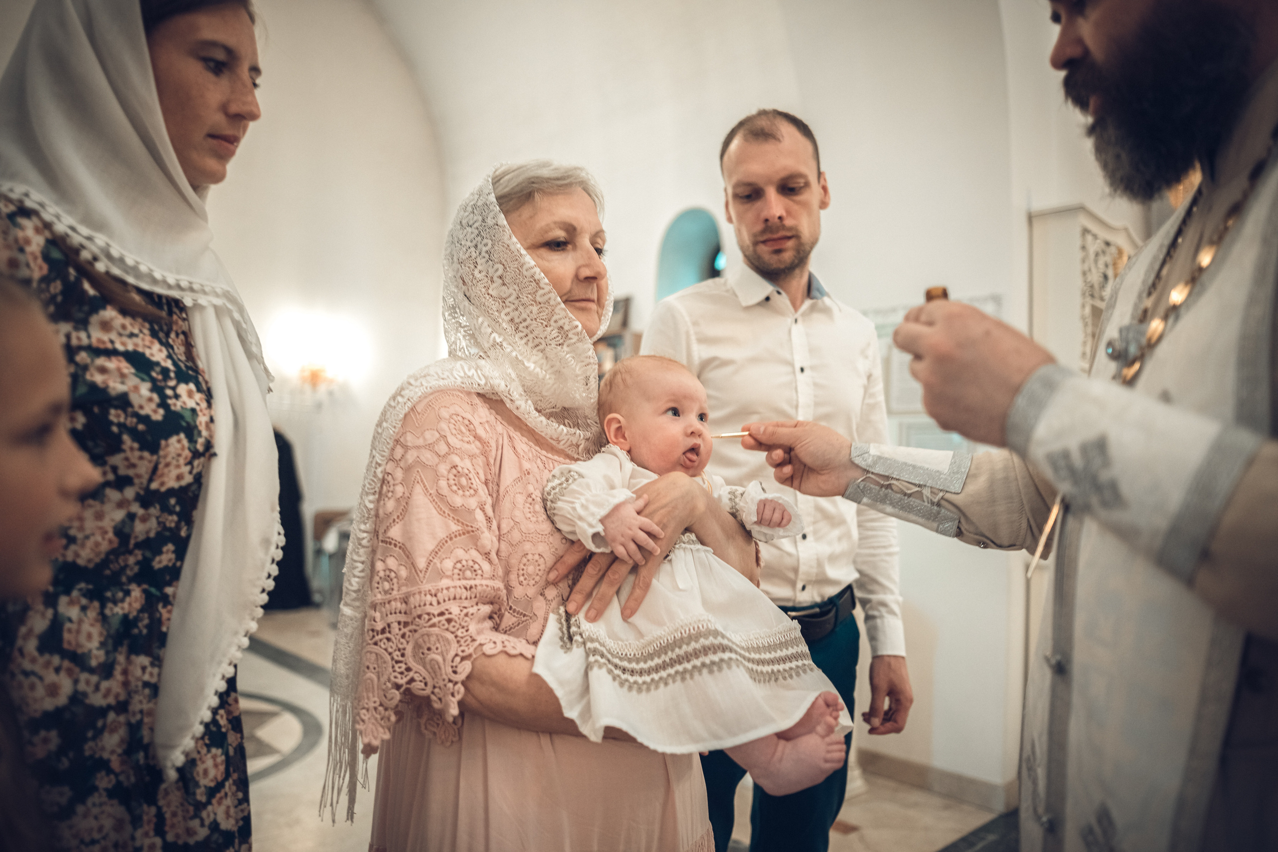 Таинство крещения Агаты. Фотограф на крещение и венчание в Самаре и Тольятти Елена Арди