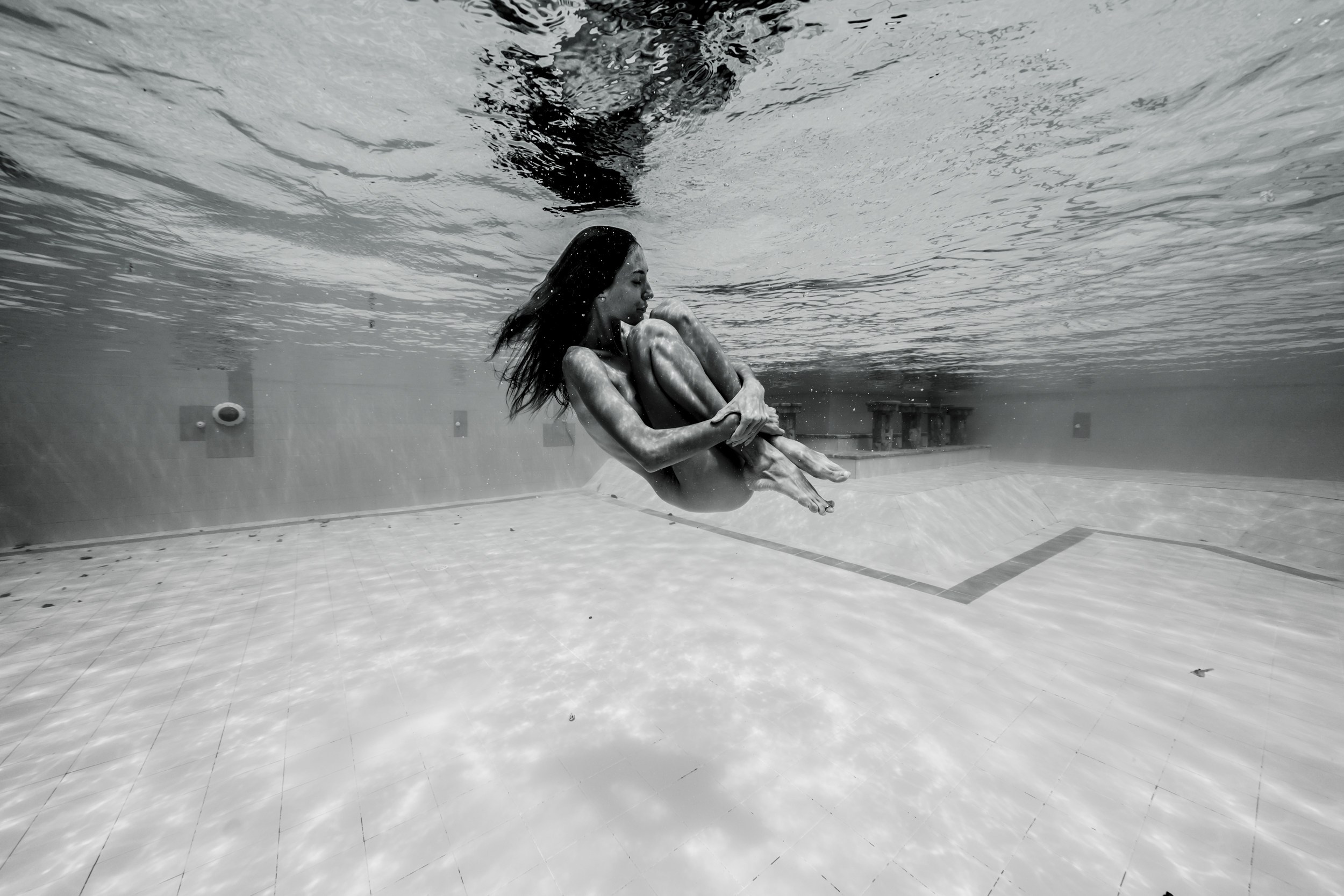 Фотосесии в Бассейне 18+. Лайфстайл Фотограф и Профессиональный Водный Фотограф в Москве