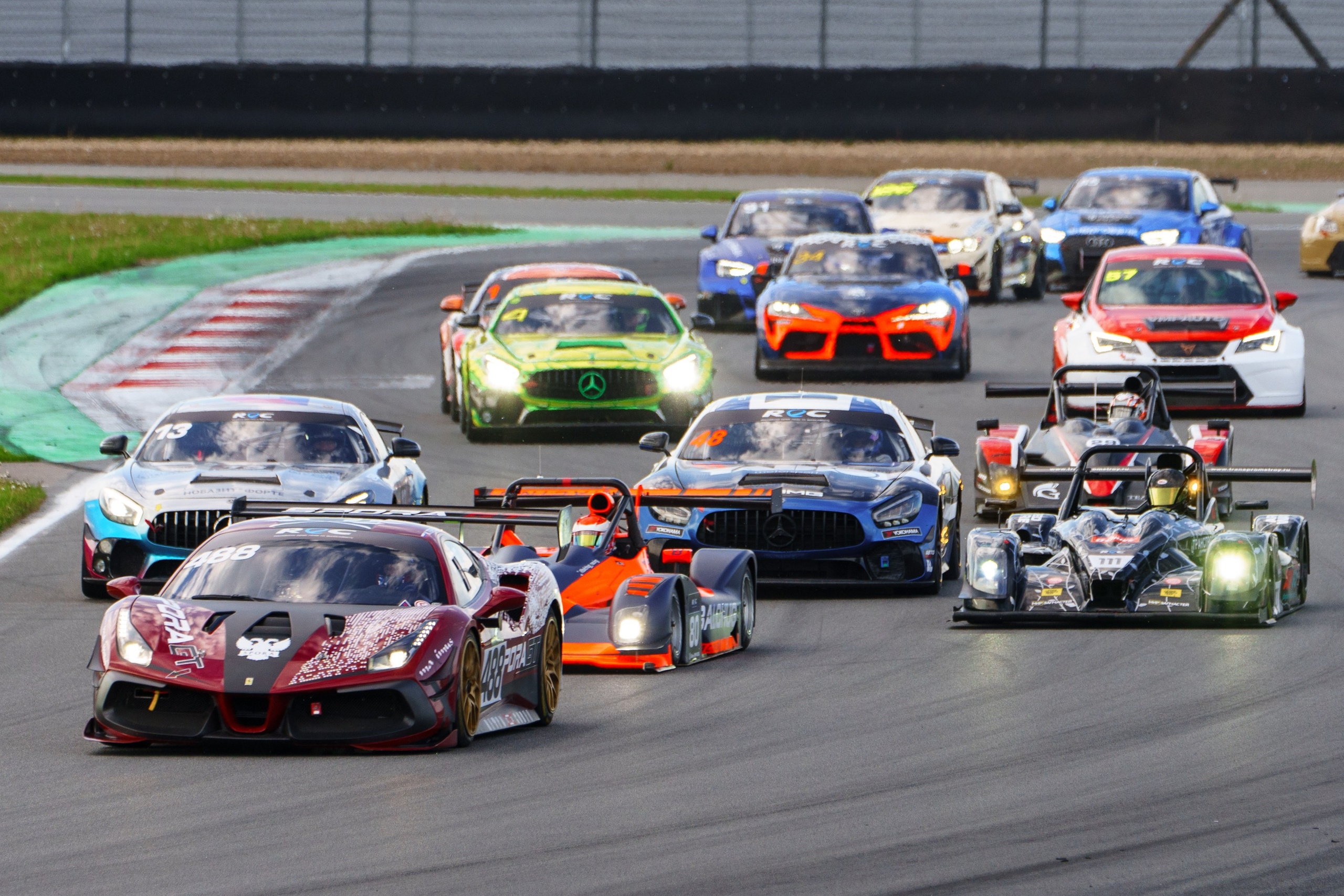 Фотографии российских и международных чемпионатов по автомобильному спорту. Фотограф Николай Прокофьев модельные тесты в Москве