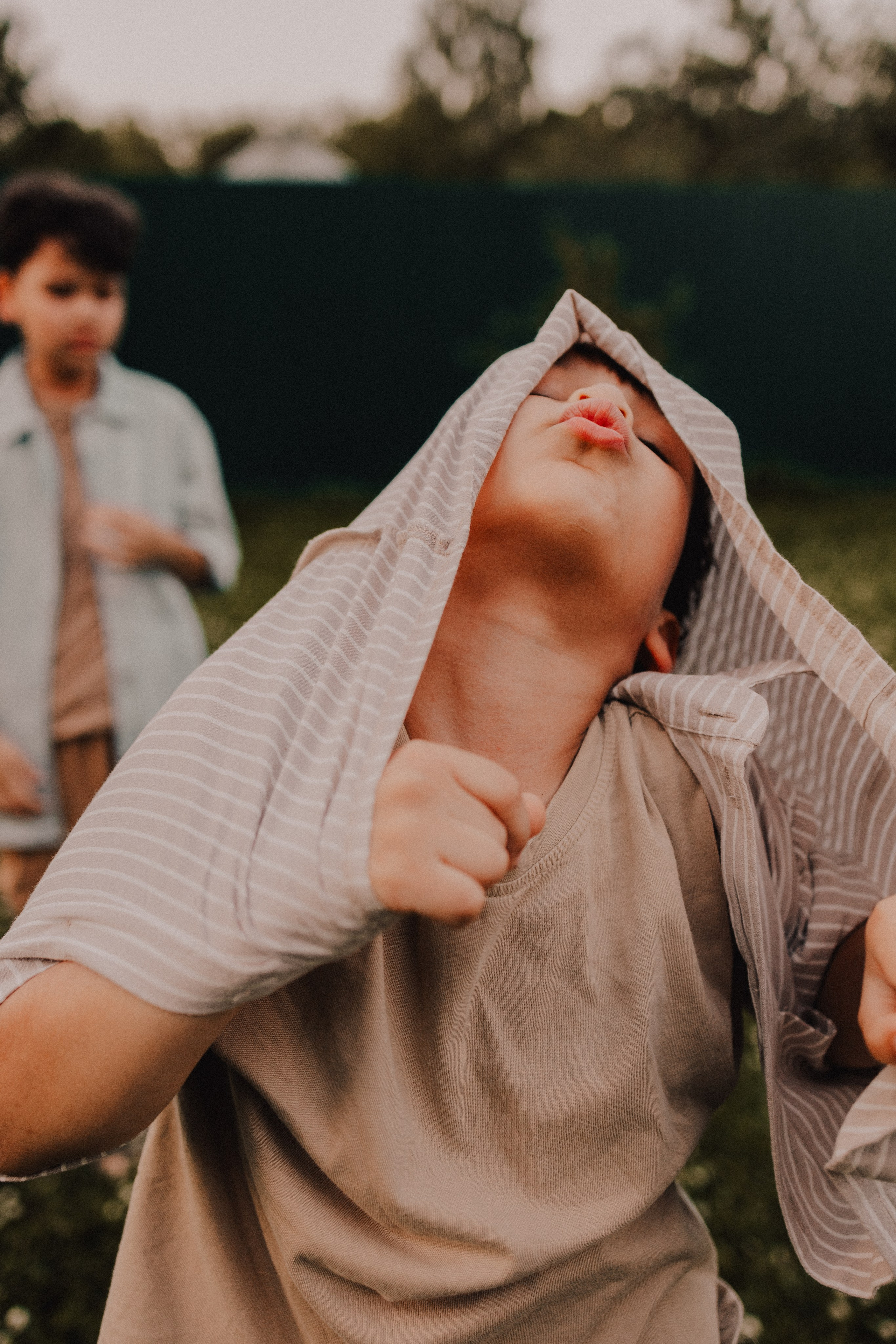 На лужайке. Семейный фотограф Москва