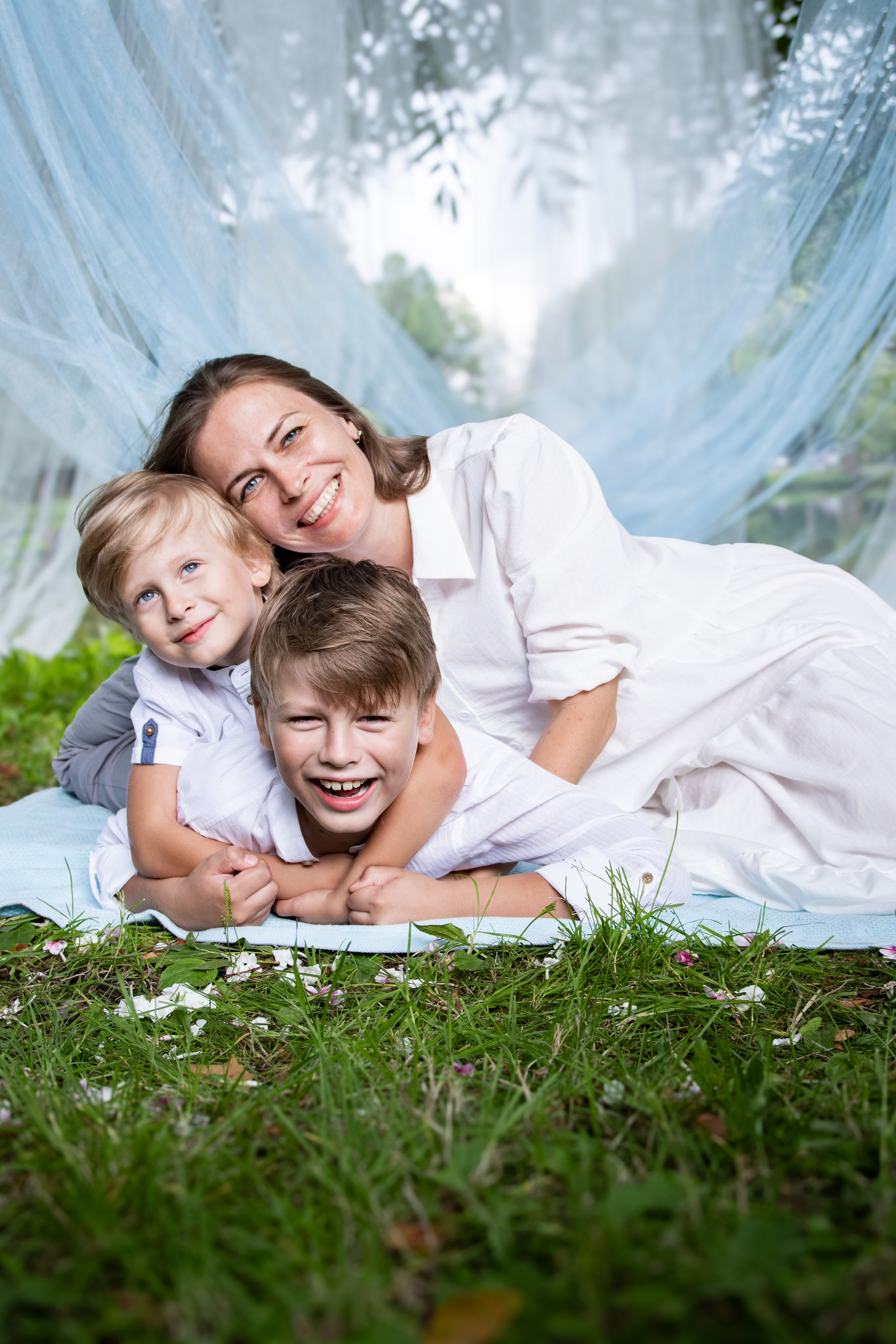 Семейная фотосессия на природе — тёплые моменты под открытым небом. Портретный фотограф в Санкт-Петербурге Савельева Ольга