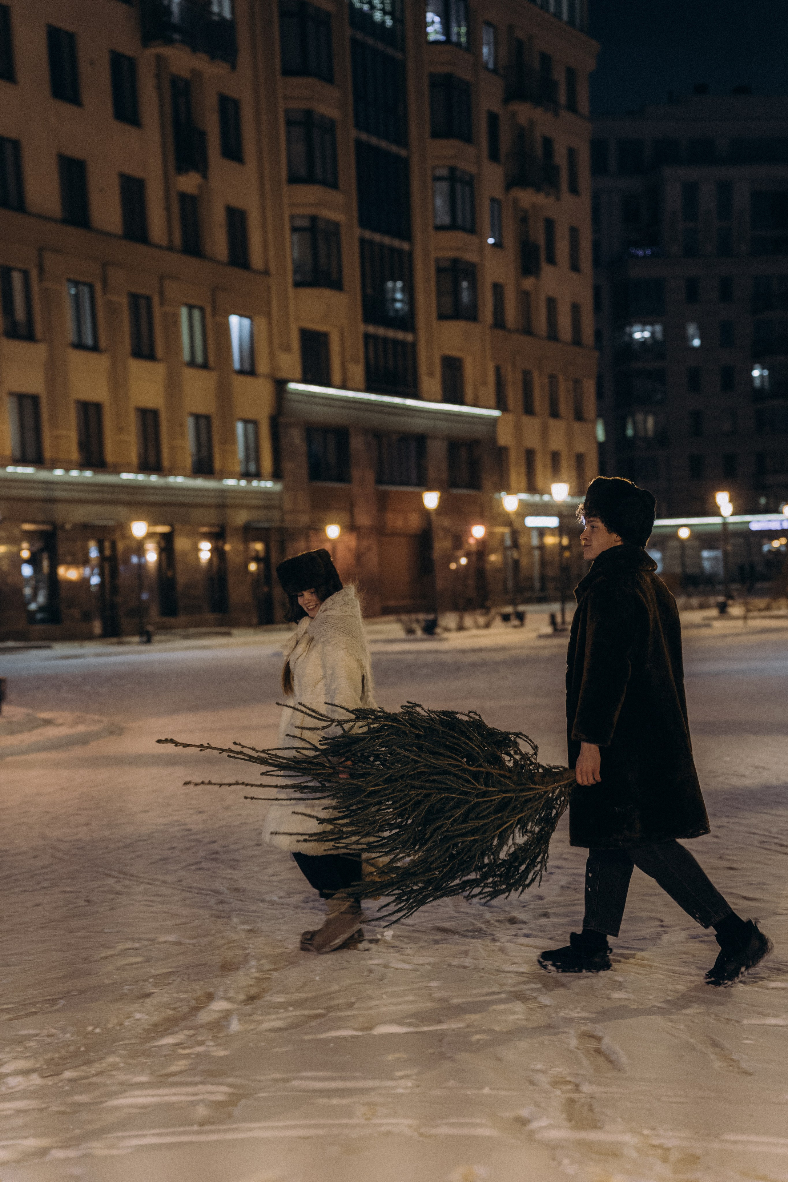 НОВОГОДНЯЯ ПРОГУЛКА ПАРЫ ПО ЧЕРНЫШЕВСКОЙ ПЕРЕД НОВЫМ ГОДОМ. Профессиональный фотограф, Санкт-Петербург — Виктория Богомолова