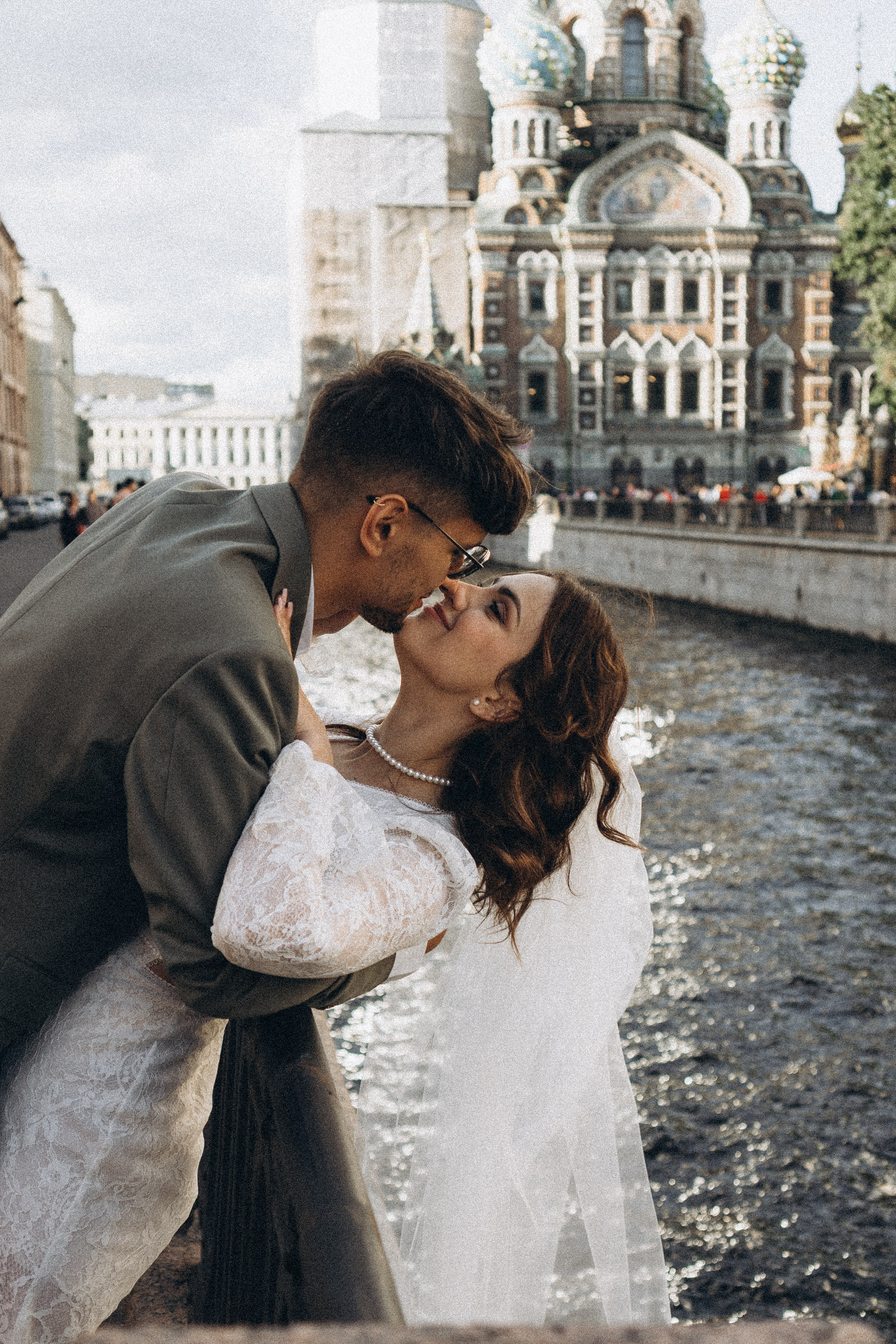 СВАДЕБНАЯ ПРОГУЛКА ВОЗЕ ИСАИКЕВСКОГО СОБОРА АСТОРИИ И ЗАКОНОДАЛЕТНОГО СОБРАНИЯ. Профессиональный фотограф, Санкт-Петербург — Виктория Богомолова