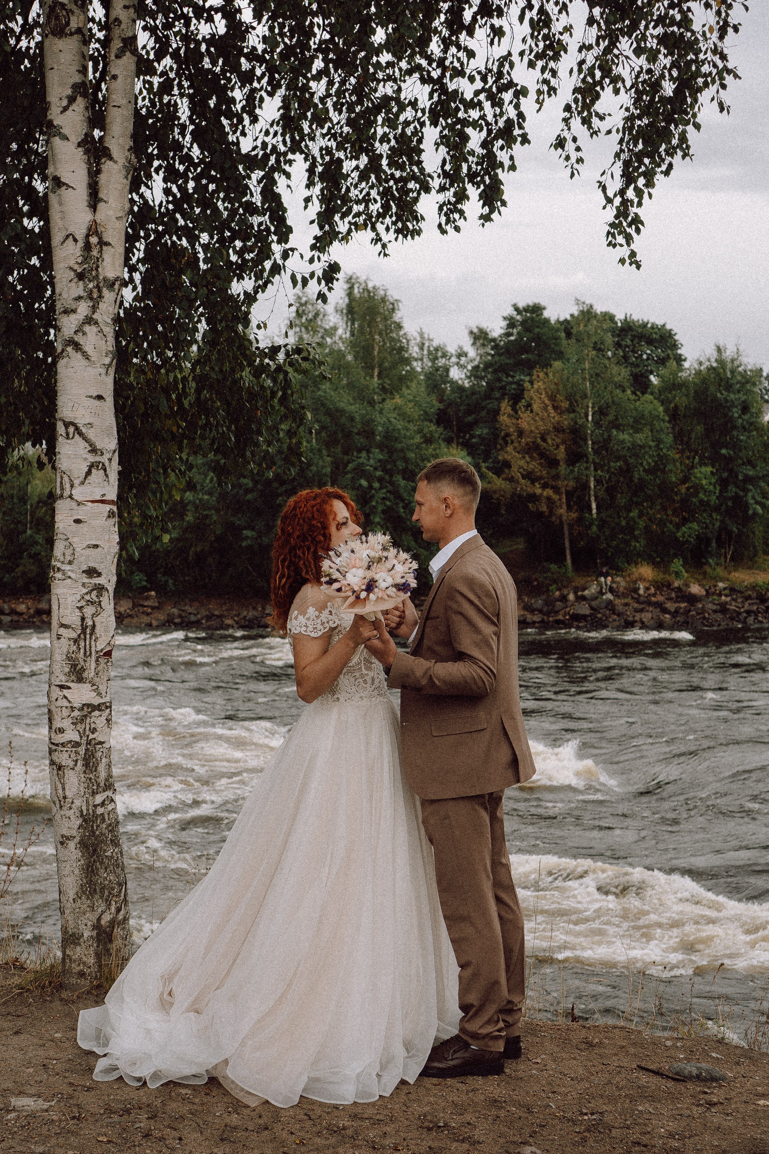 СВАДЕБНАЯ ФОТОСЕССИИЯ ПАРЫ В ГОРОДЕ ПРИОЗЕРСК В СОСНОВОМ ЛЕСУ И С ПИКАПОМ. Профессиональный фотограф, Санкт-Петербург — Виктория Богомолова