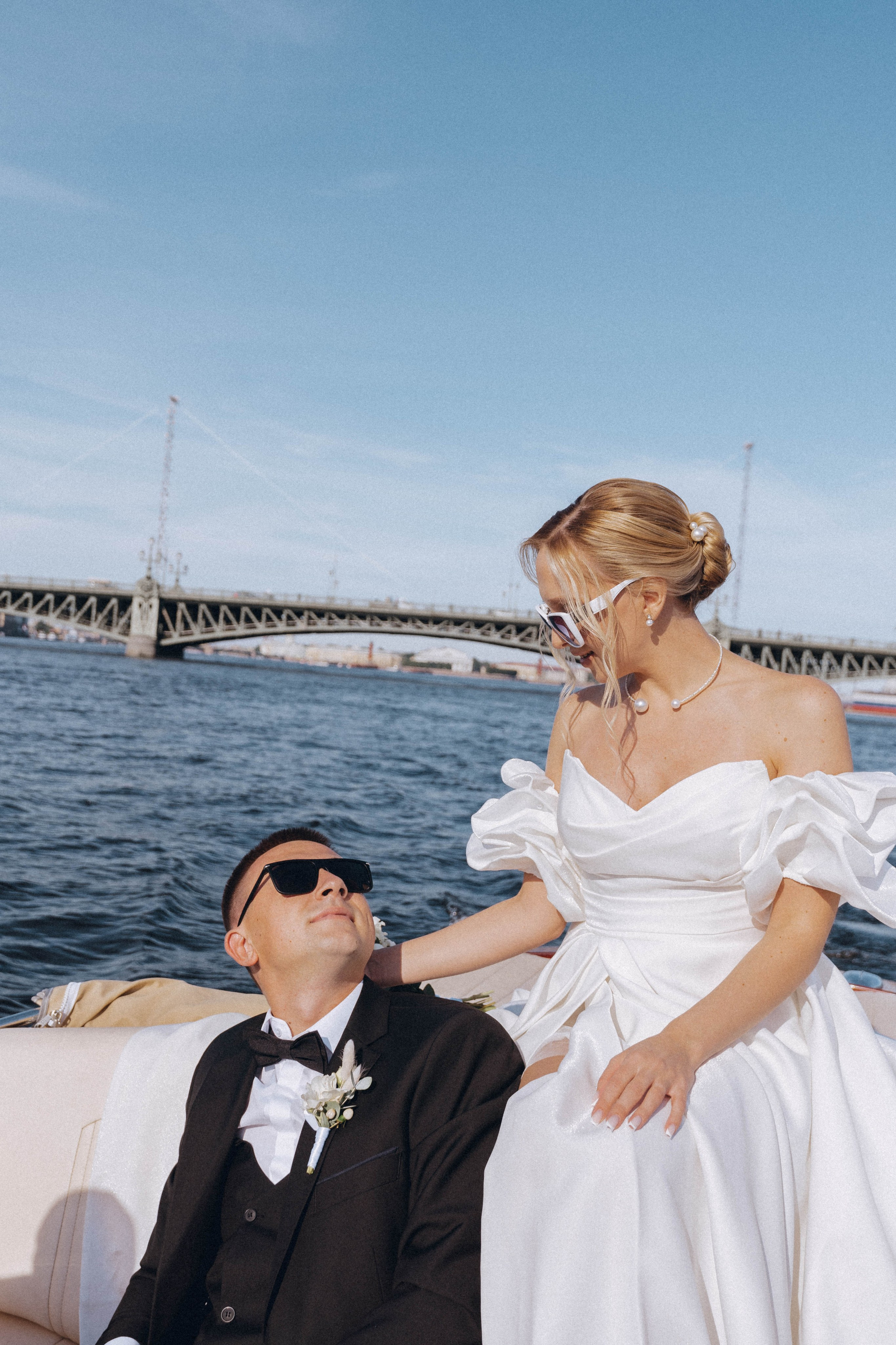 СВАДЕНБНАЯ СЬЕМКА НА КАТЕРЕ ПО КАНАЛАМ САНКТ-ПЕТЕРБУРГА И В АКВАТОРИИ НЕВЫ. Профессиональный фотограф, Санкт-Петербург — Виктория Богомолова