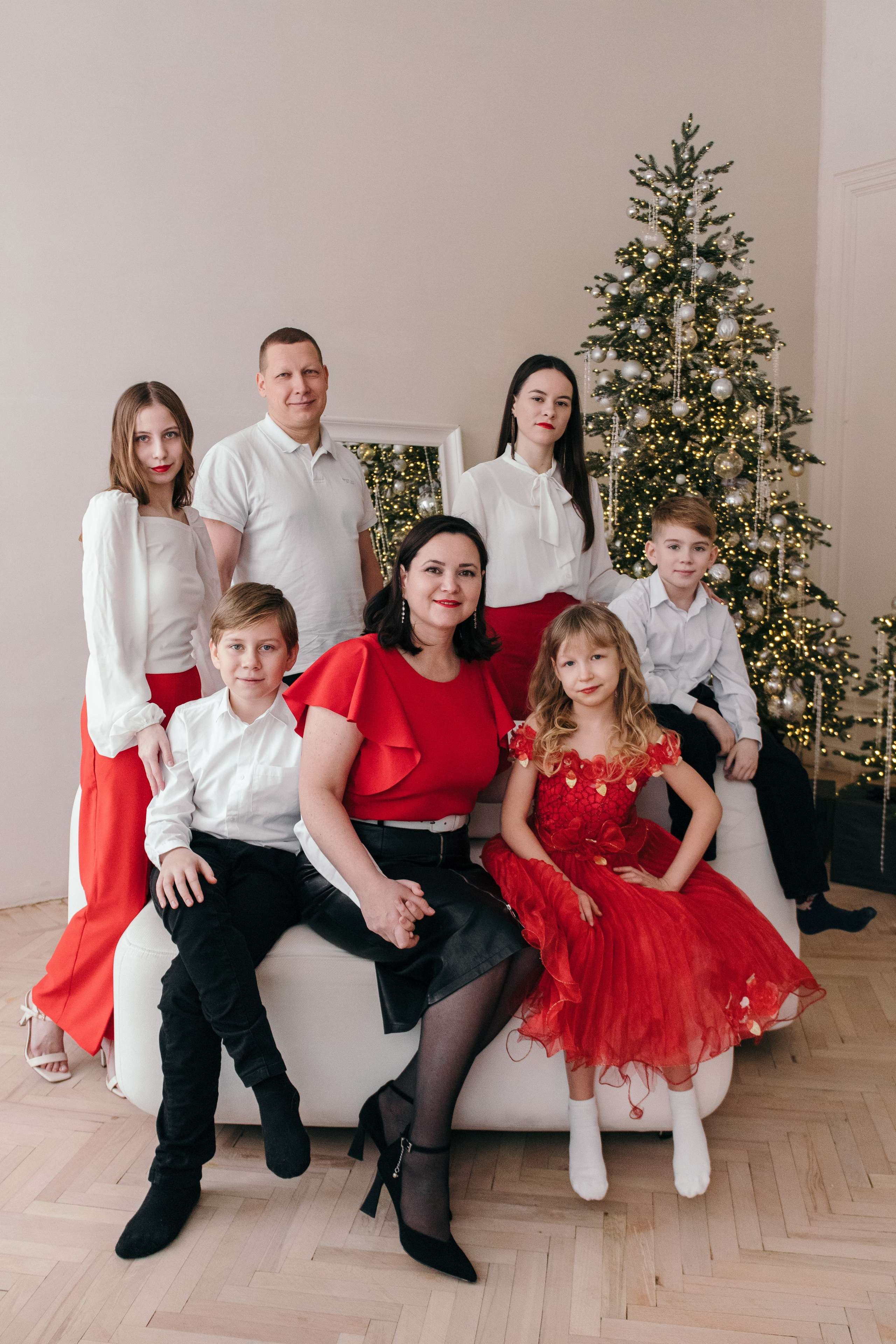 Семья в красном. Фотограф Елена Балакина (Челябинск)