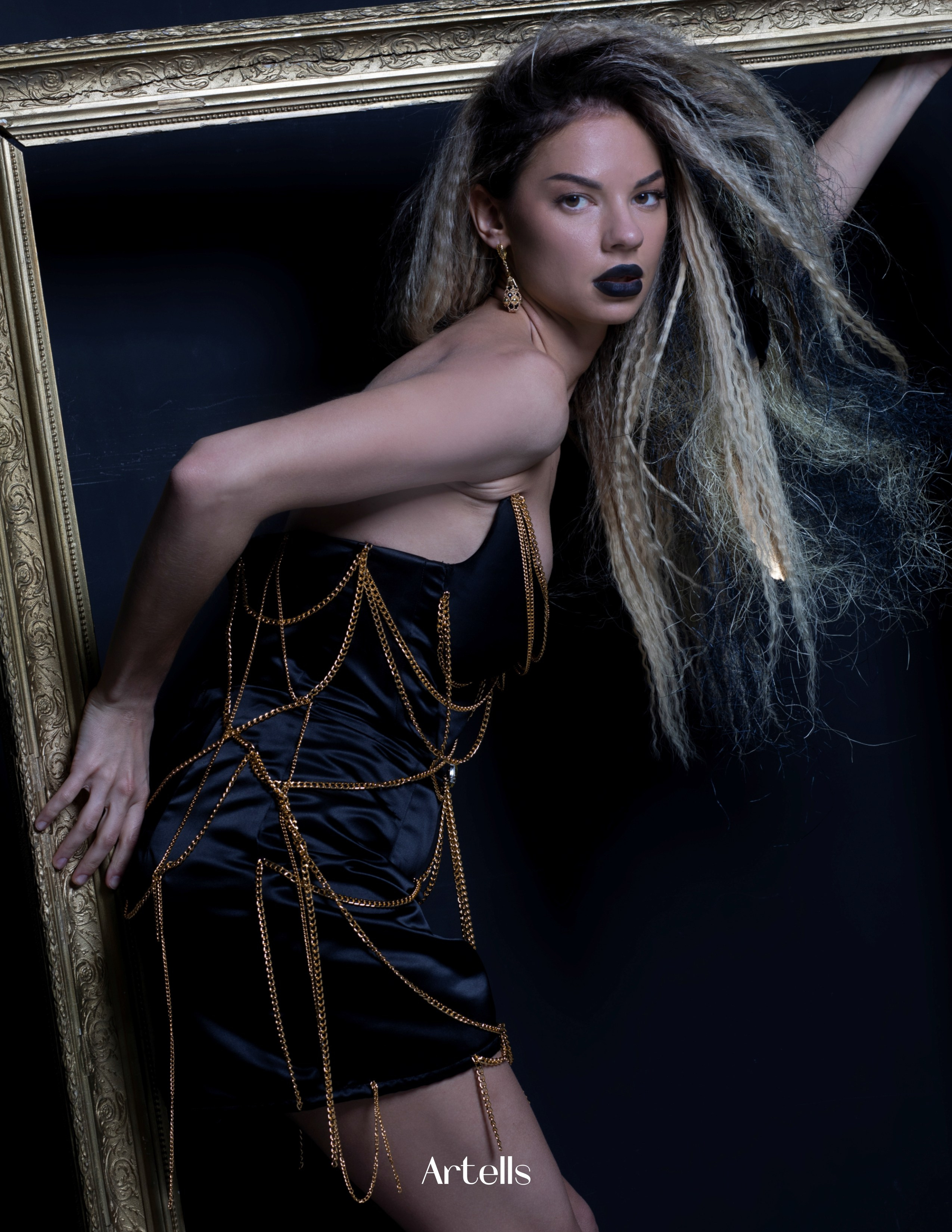 Artells magazine. Elizabeth Marriott