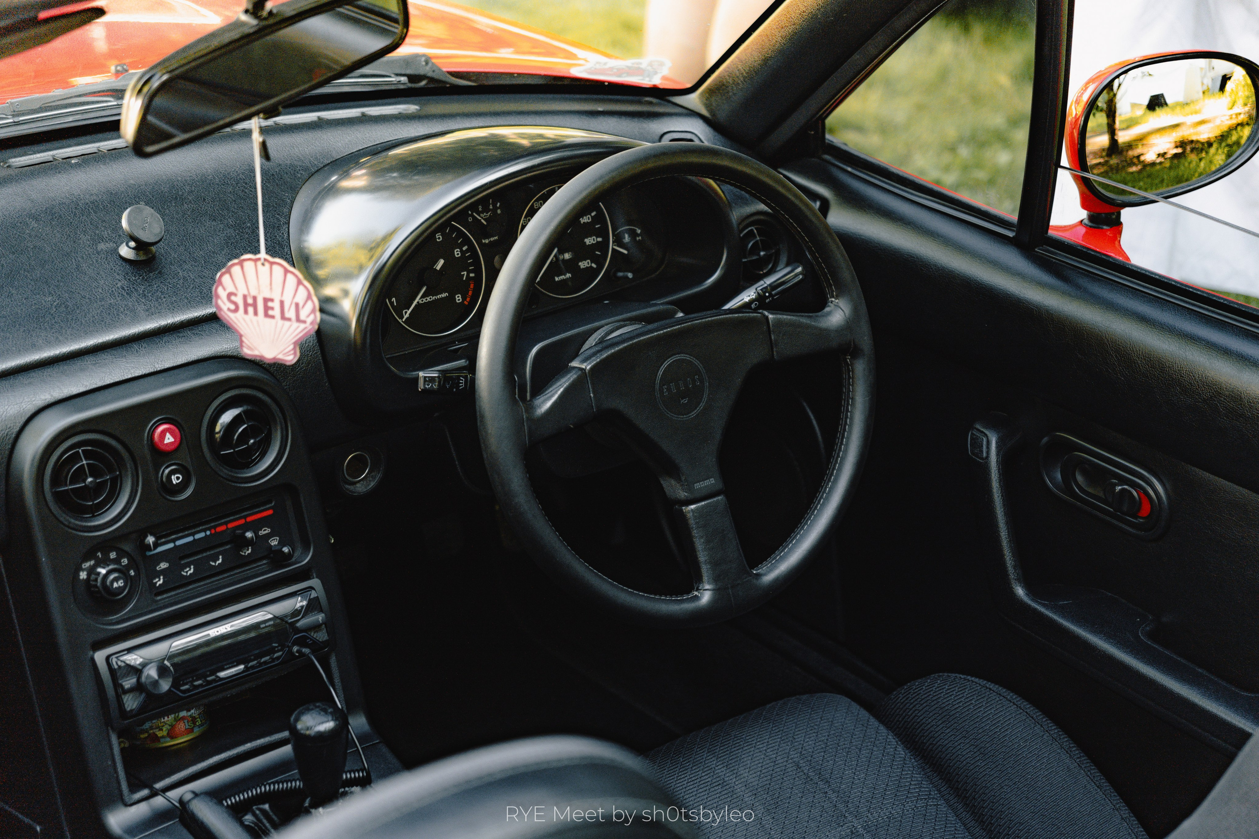 Масштабный летний фестиваль RYE Meet — встреча клуба любителей автомобилей старше 25-лет. Автомобильный фотограф Антон Цырулев