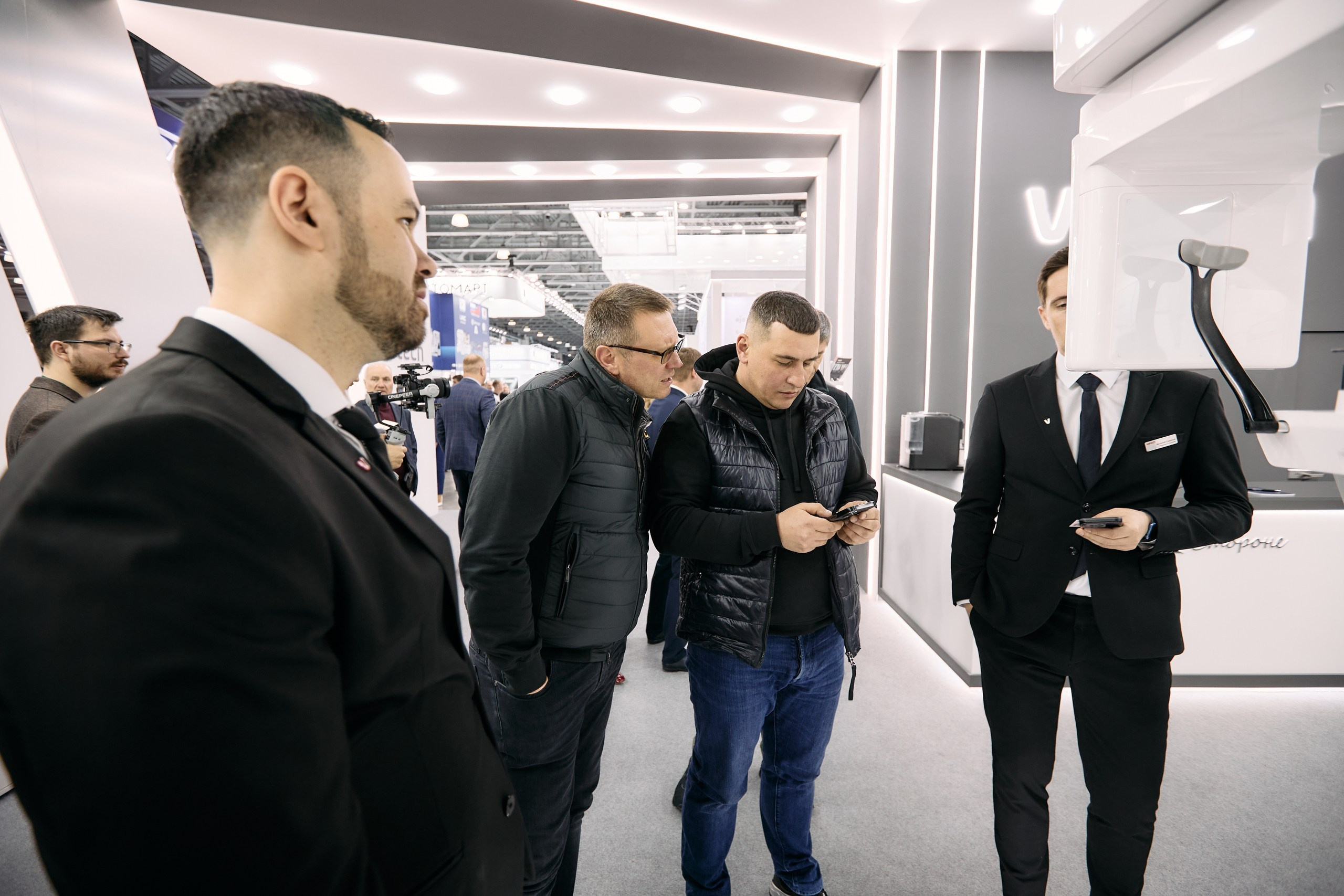 Дентал Салон 2026: Vatech. Свадебный и репортажный фотограф Дмитрий Кононенко