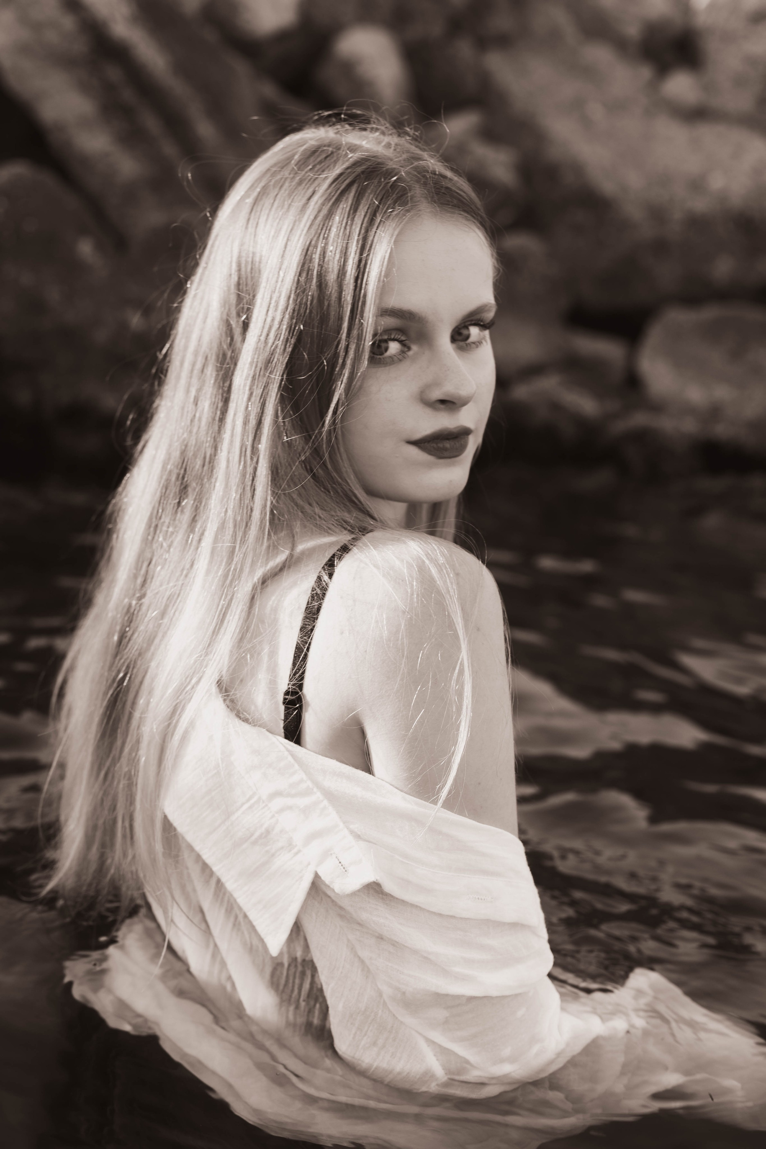 Поцелуи Волн. Уличный фотограф Города N