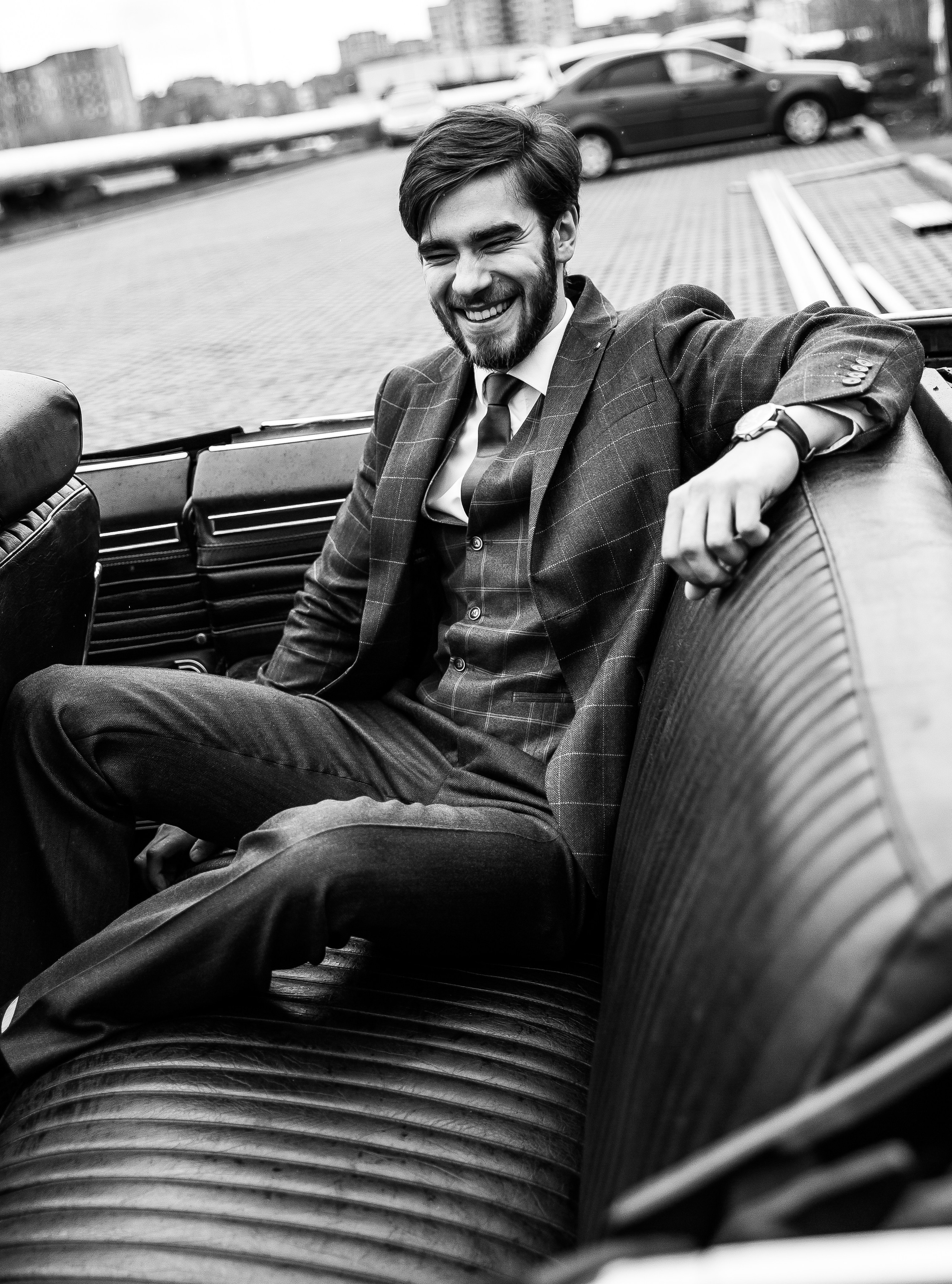 Кинематографичная фотосессия с кабриолетом — Влад и Эля. Свадебный фотограф в Оренбурге Илья Володьков