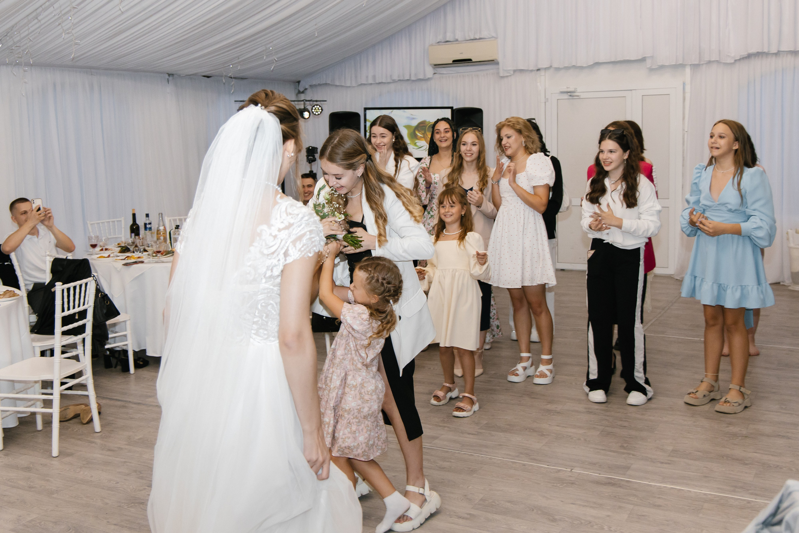 Ксения и Антон (полный день). Фотограф в Барнауле Юлия Садвокасова