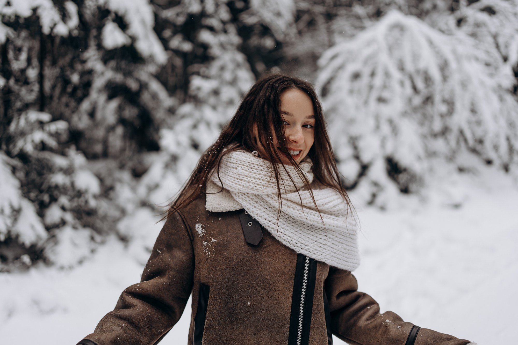Зимняя фотосессия для девушки с собакой. Свадебный и репортажный фотограф в Ярославле Евгений Сальников