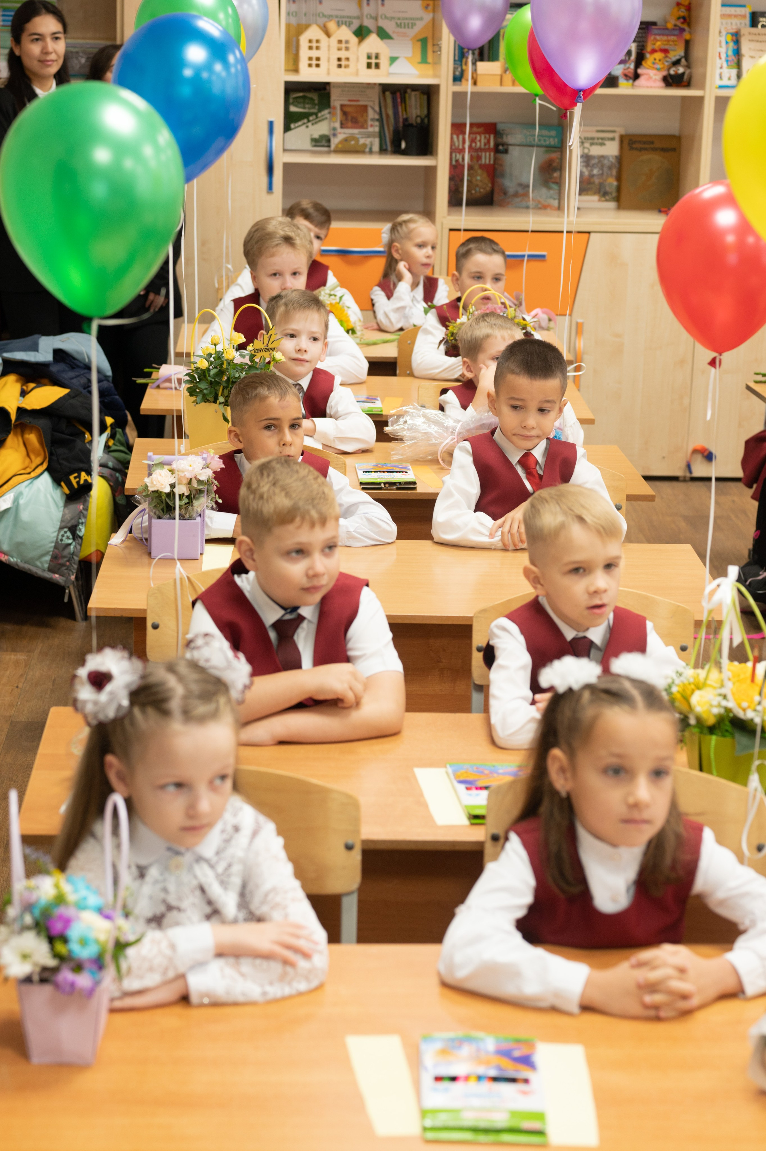 1 сентября 1 К 16 гимназия репортаж, линейка +в классе. Фотограф новорожденных, семейный детский в Тюмени Татьяна Морозова