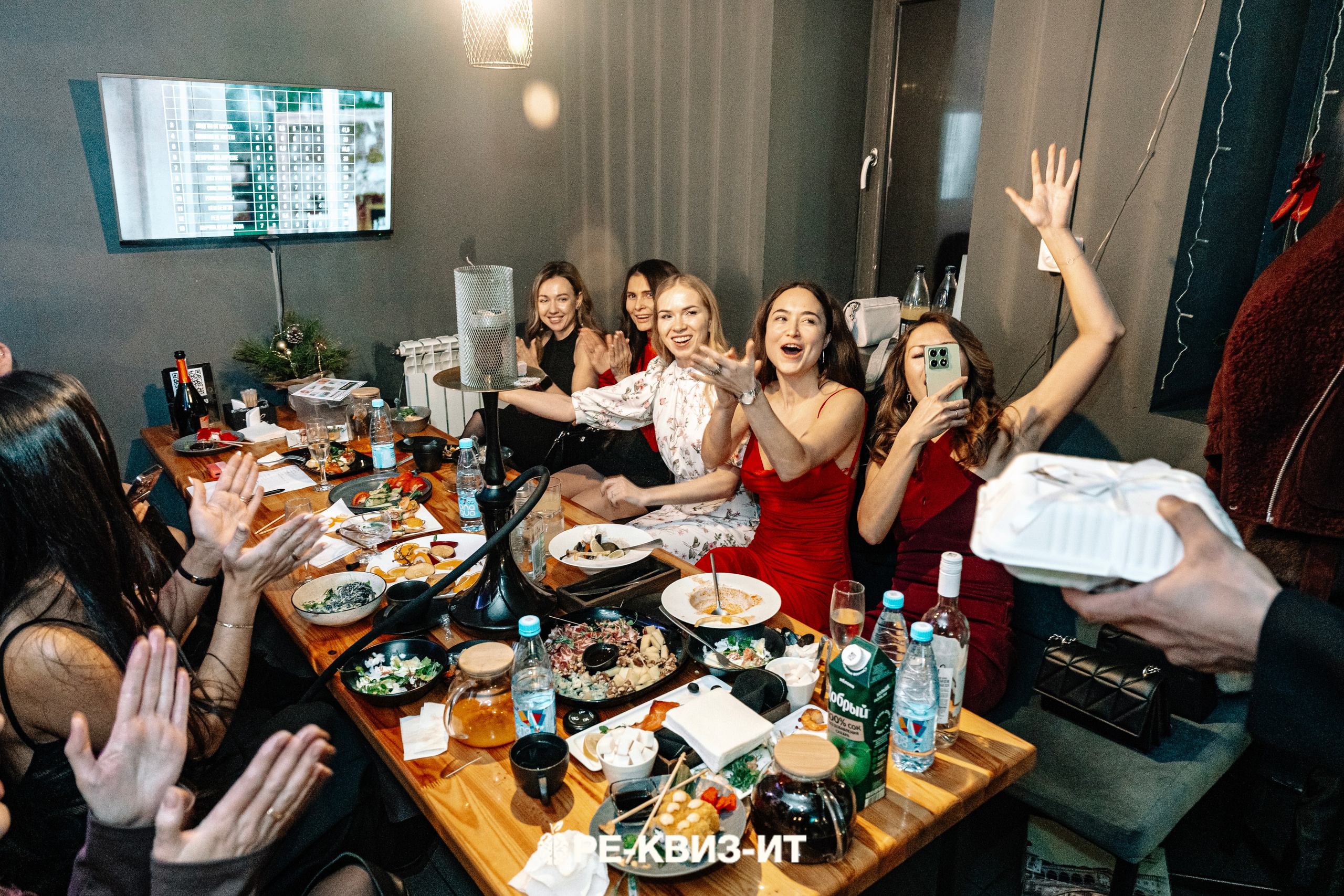 Реквизит — квиз в Зеленодольске и Волжске ZR cafe. Свадебный фотограф в Казани, и Зеленодольске Радик Мухаметов