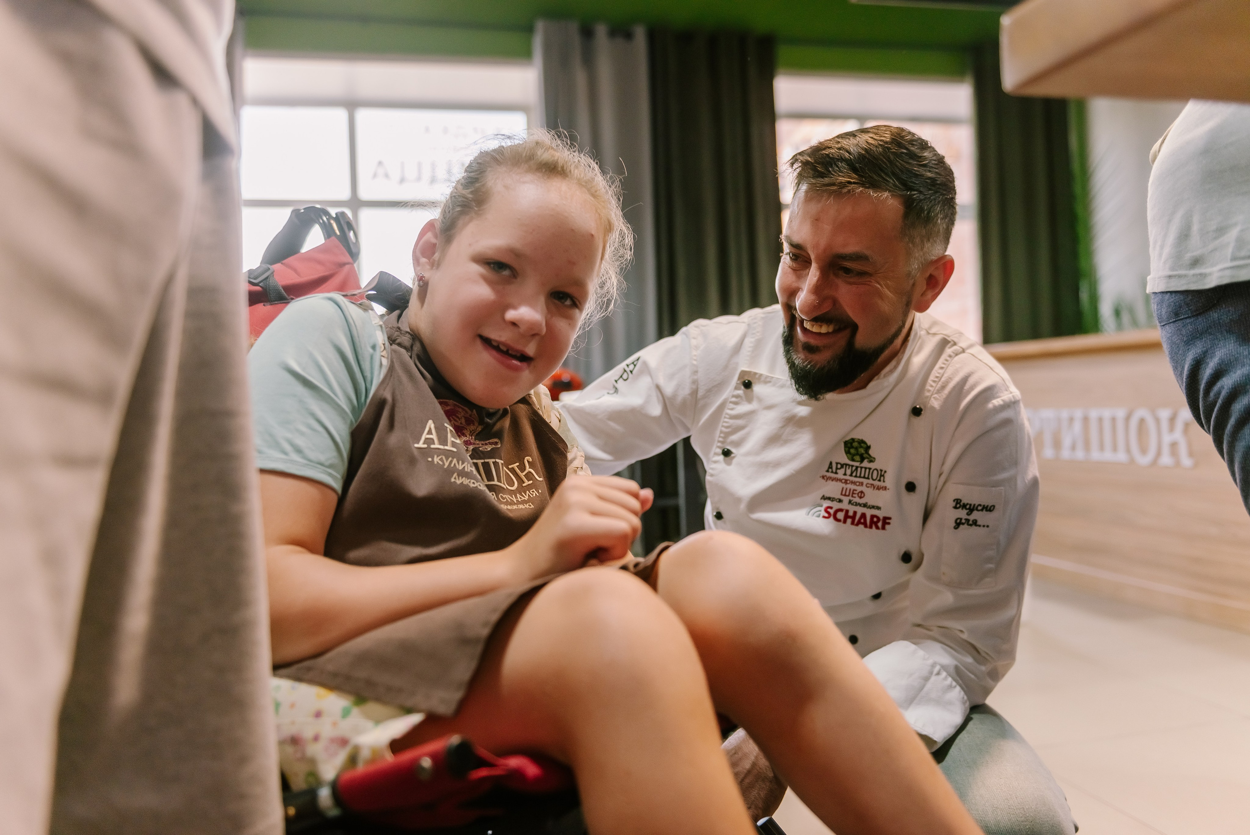 Инклюзивная кухня добра в Артишок 30. 07.35. Детский фотограф, семейный фотограф и репортажи в Кемерово