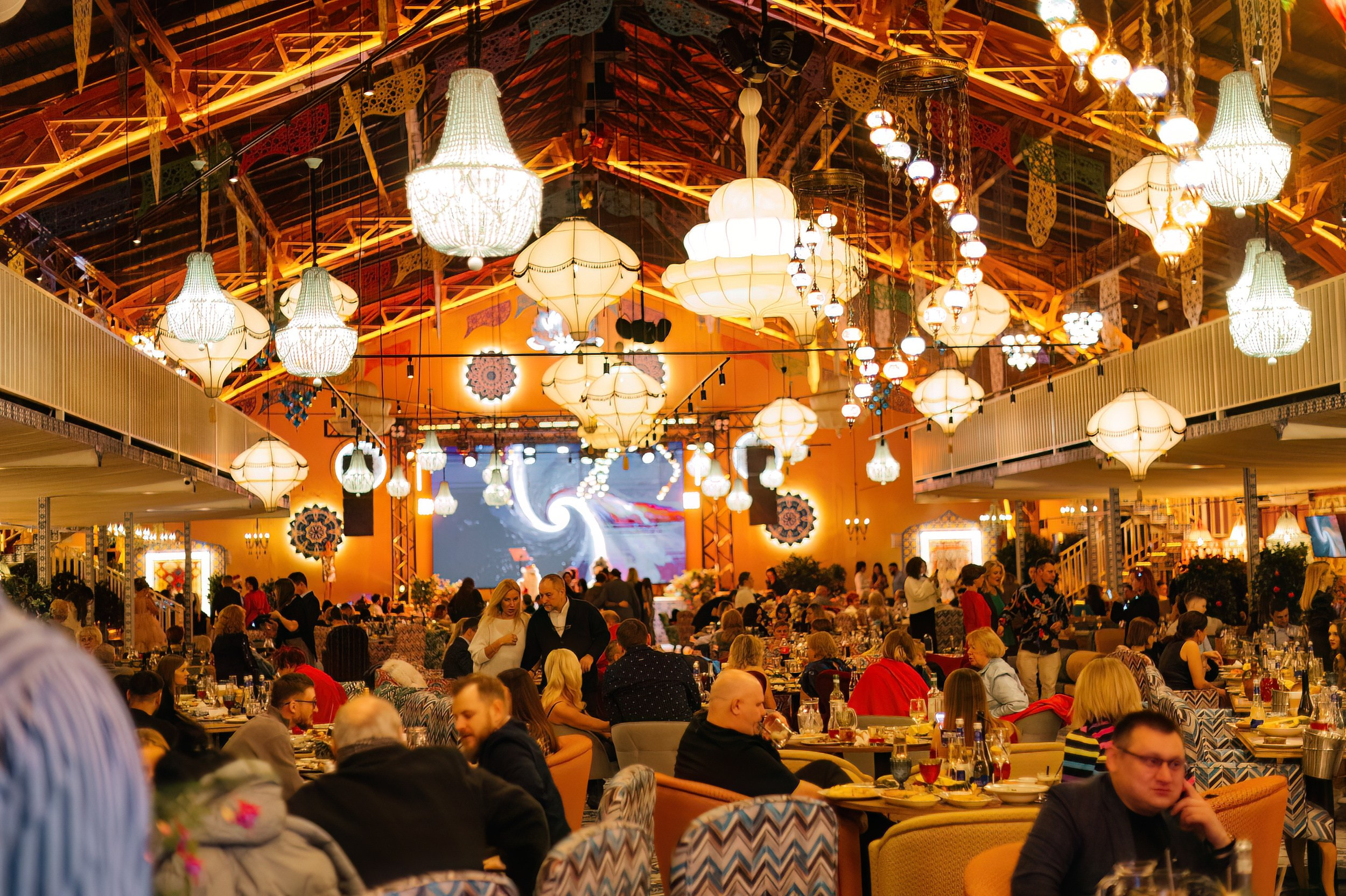 Новогодняя ночь 2024 в ресторане Чайхона ВО. Коммерческий фотограф в Санкт-Петербурге Анна Кобзарь