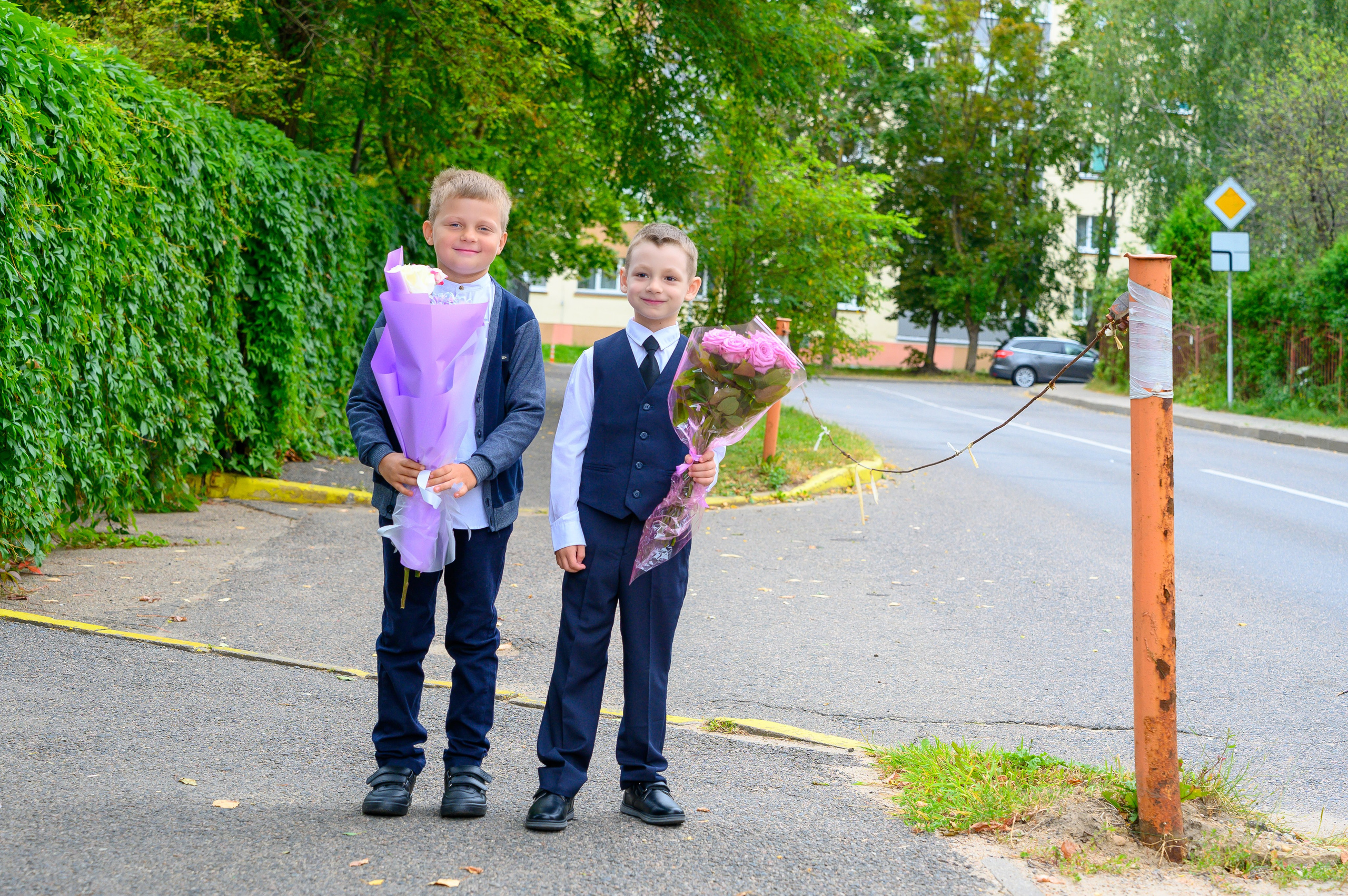 Вот звучит первый звонок, перед этим долгое приготовление к новому этапу в жизни, Яромир идет в школу. Фотоуслуги, услуги фотографа, фотографирование важных событий