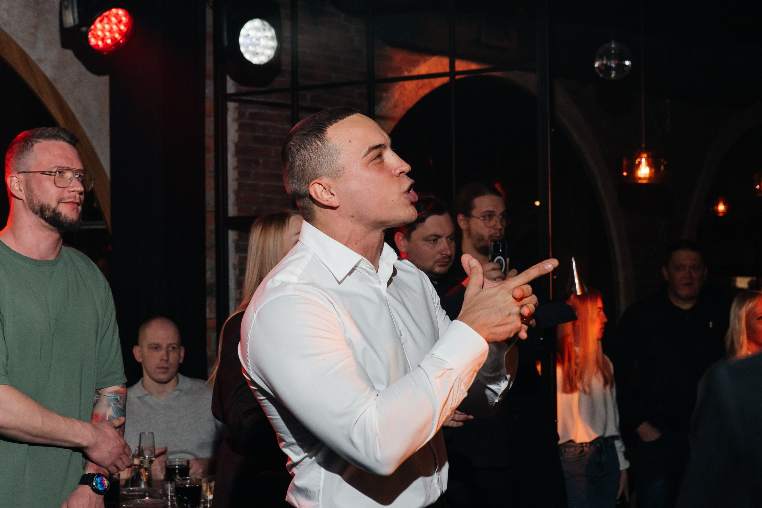 День рождения — сюрприз для Антона. Свадебный и репортажный фотограф в Новосибирске Федор Гладков