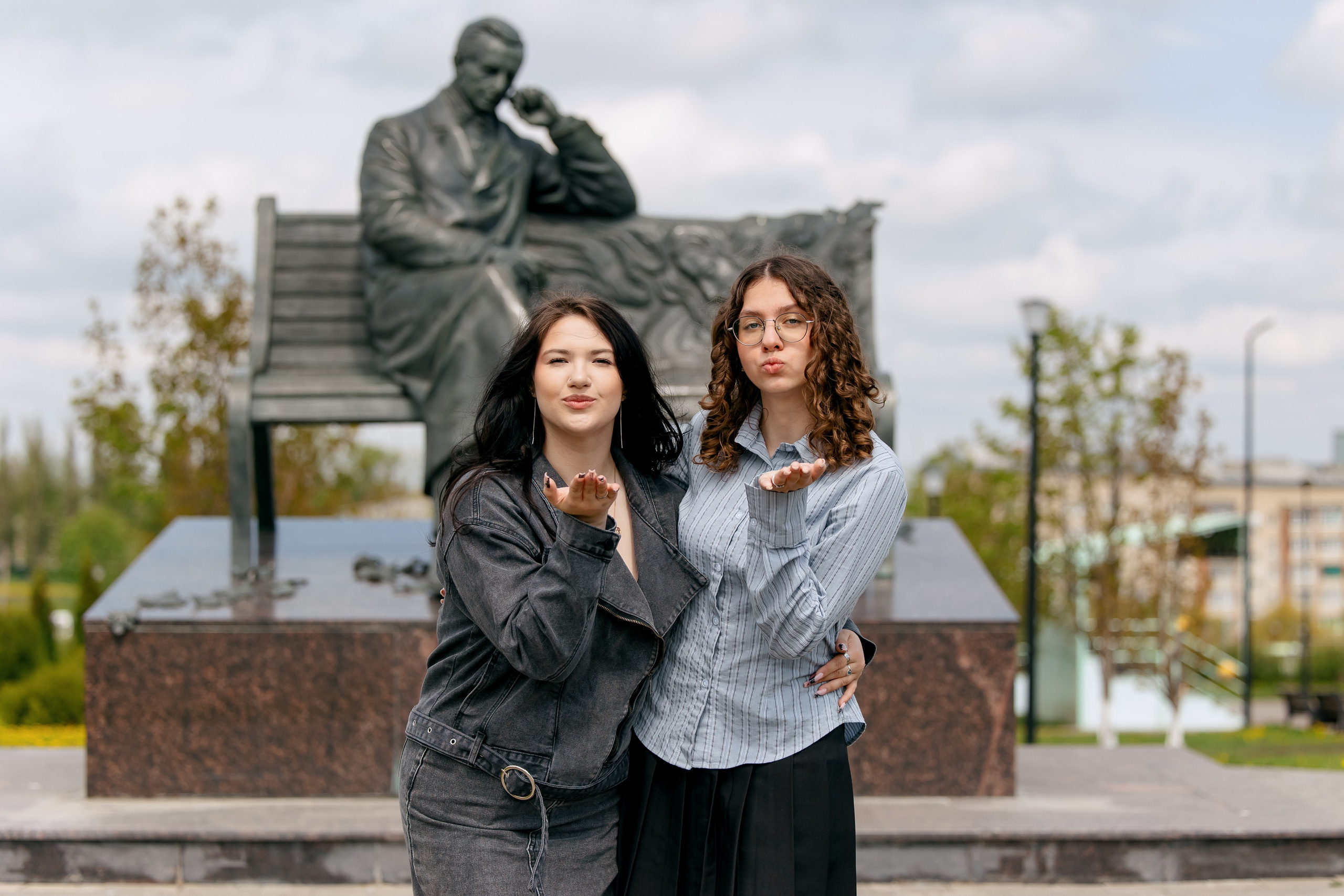11 класс в парке Бунина. Свадебный и портретный фотограф — Мария Костина