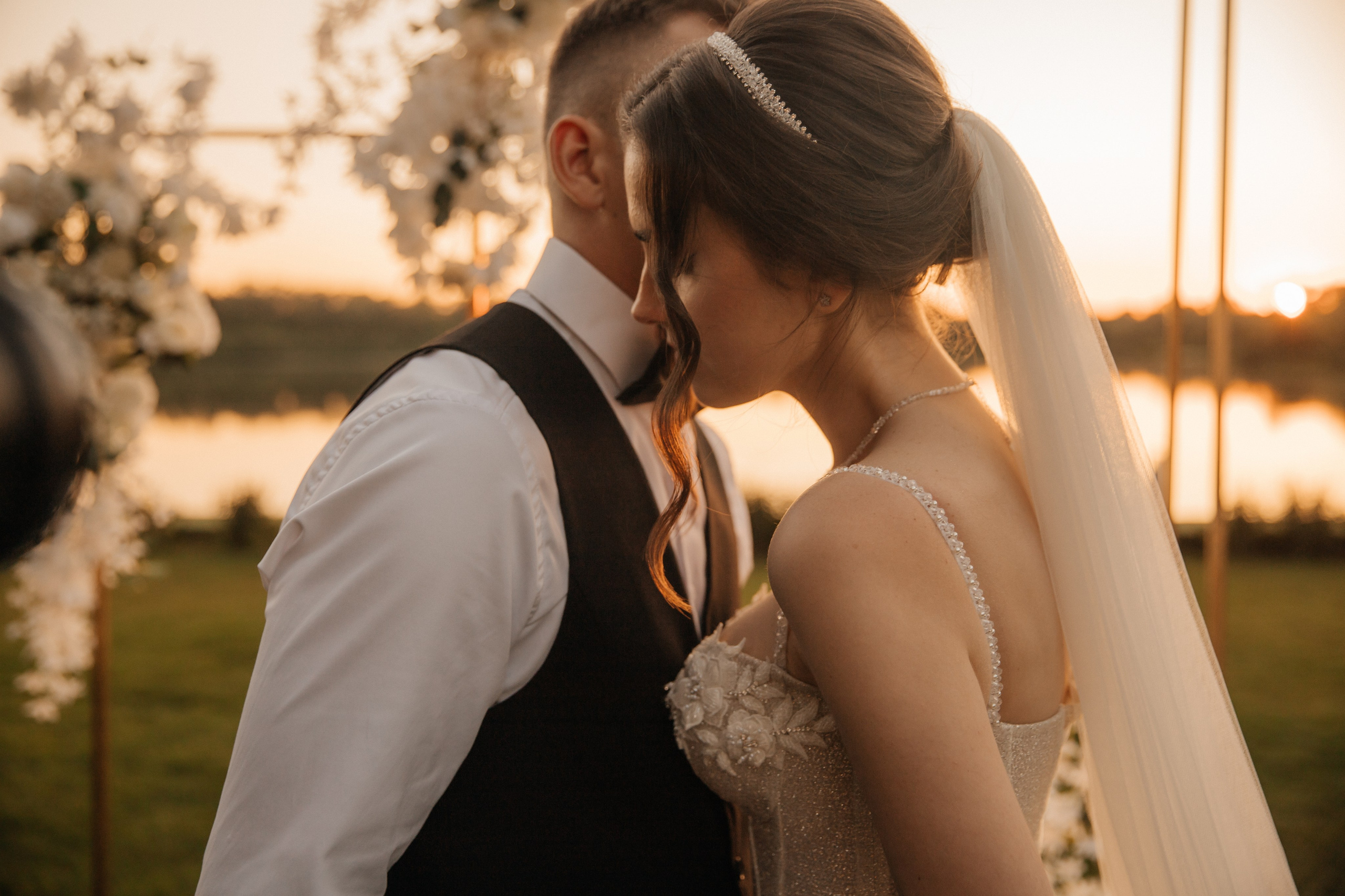 Wedding «Sunlight». Свадебные фотограф и видеограф Наталья и Анатолий Новиковы СПб