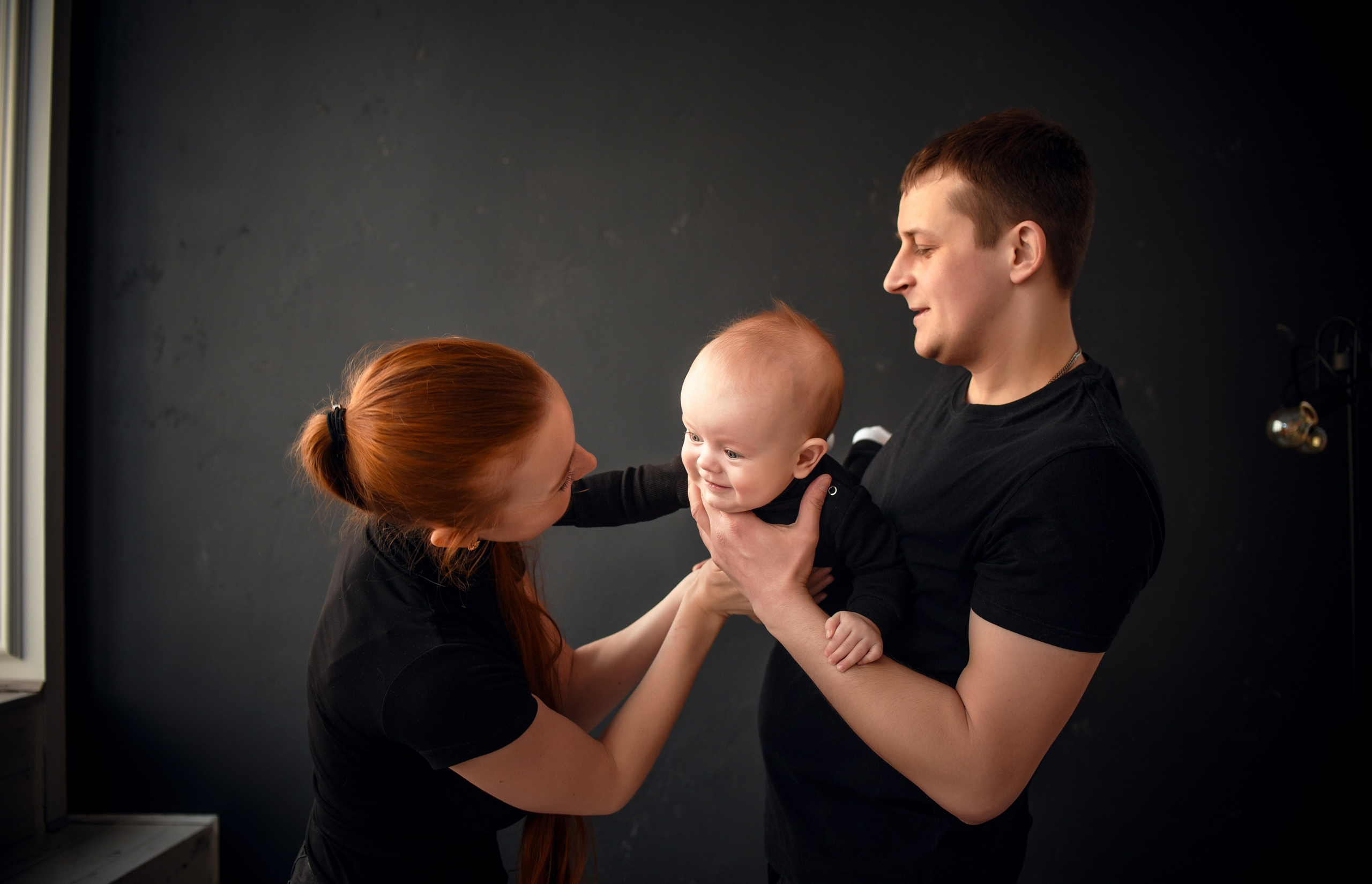 Семейная студийная фотосессия 3. Свадебный, семейный, детский, контент фотограф в Омске Максим Ильин