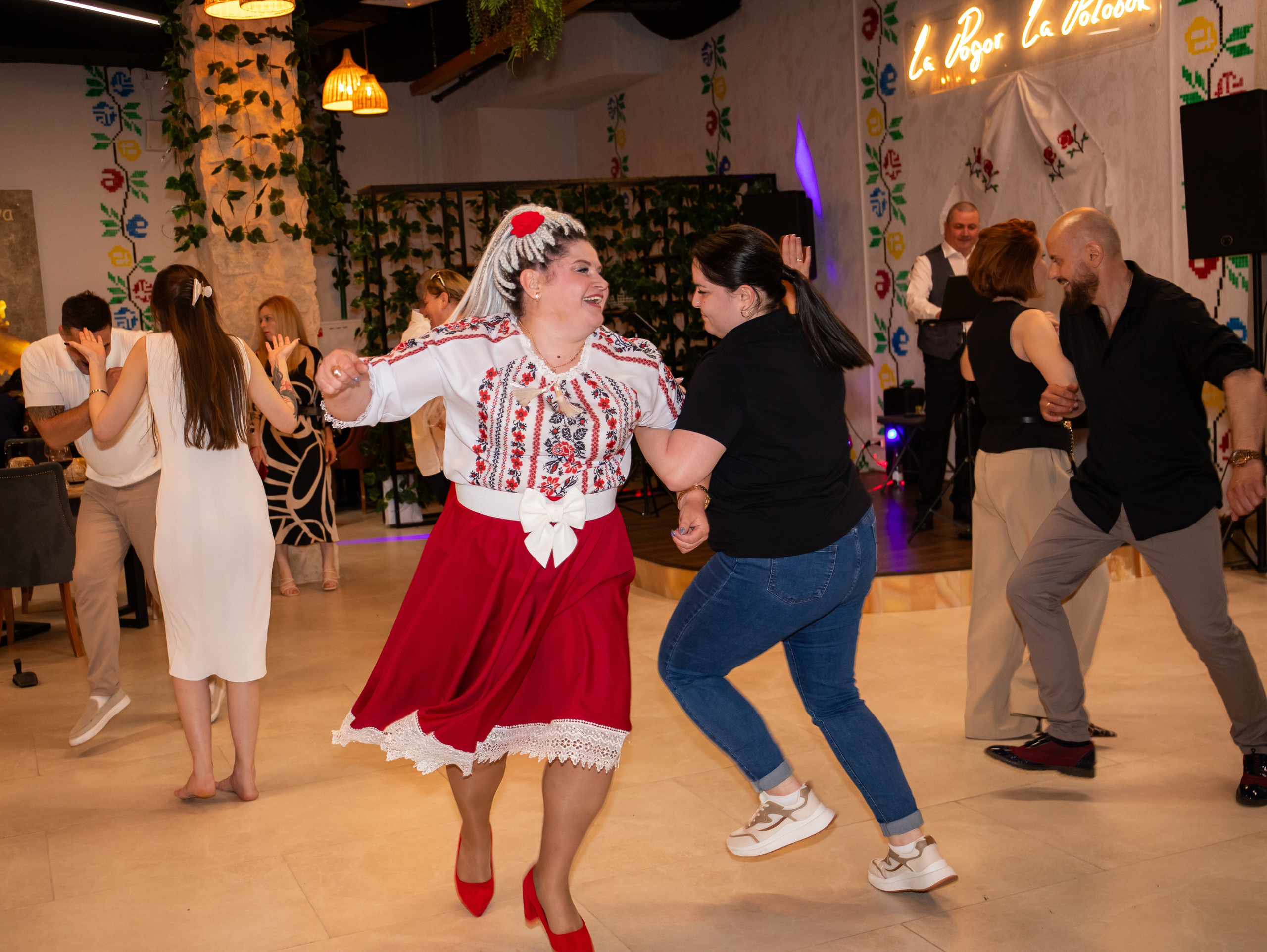 Открытие молдавского ресторана. Свадебный и семейный фотограф в Москве Мила Широких