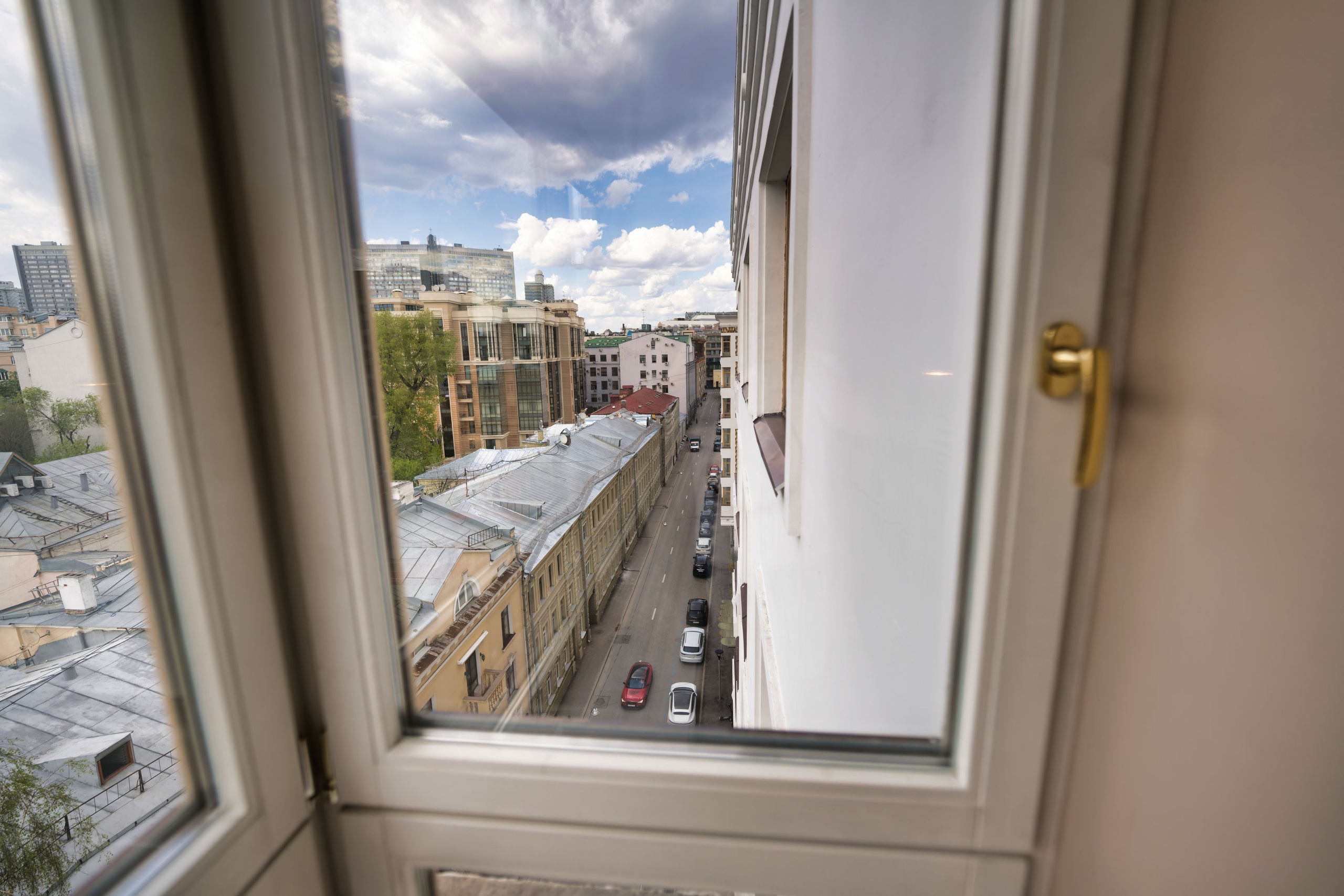Филипповский переулок д 8. Фотограф — видеограф в Москве Дмитрий Менделеев