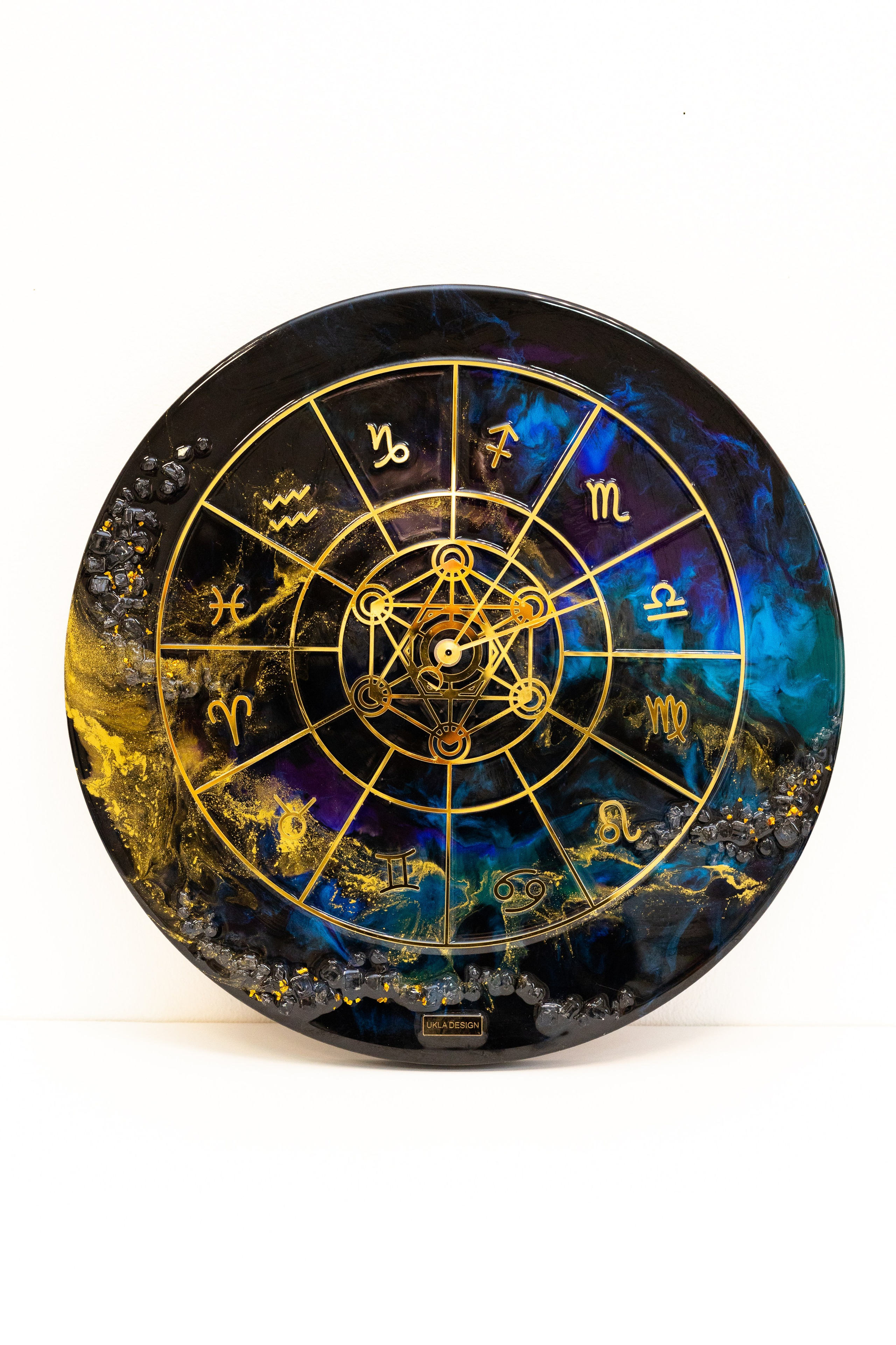 Часы из эпоксидный смолы. Художник Якимова Юлия картины в интерьер и предметы декора