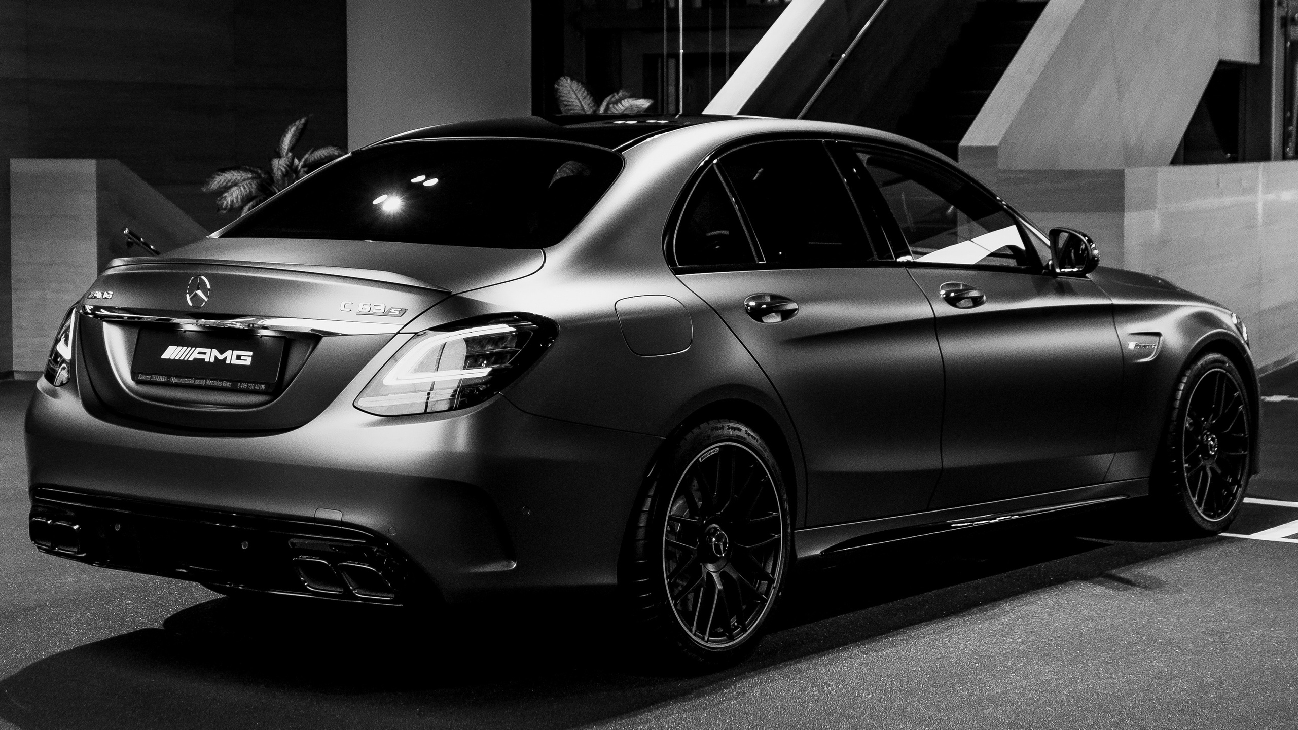 Фотосъёмка для Бизнеса на Пхукете – контент для продвижения, рекламы и маркетинга. Ян Долматов — фотограф, видеограф и продюсер на Пхукете, Таиланд