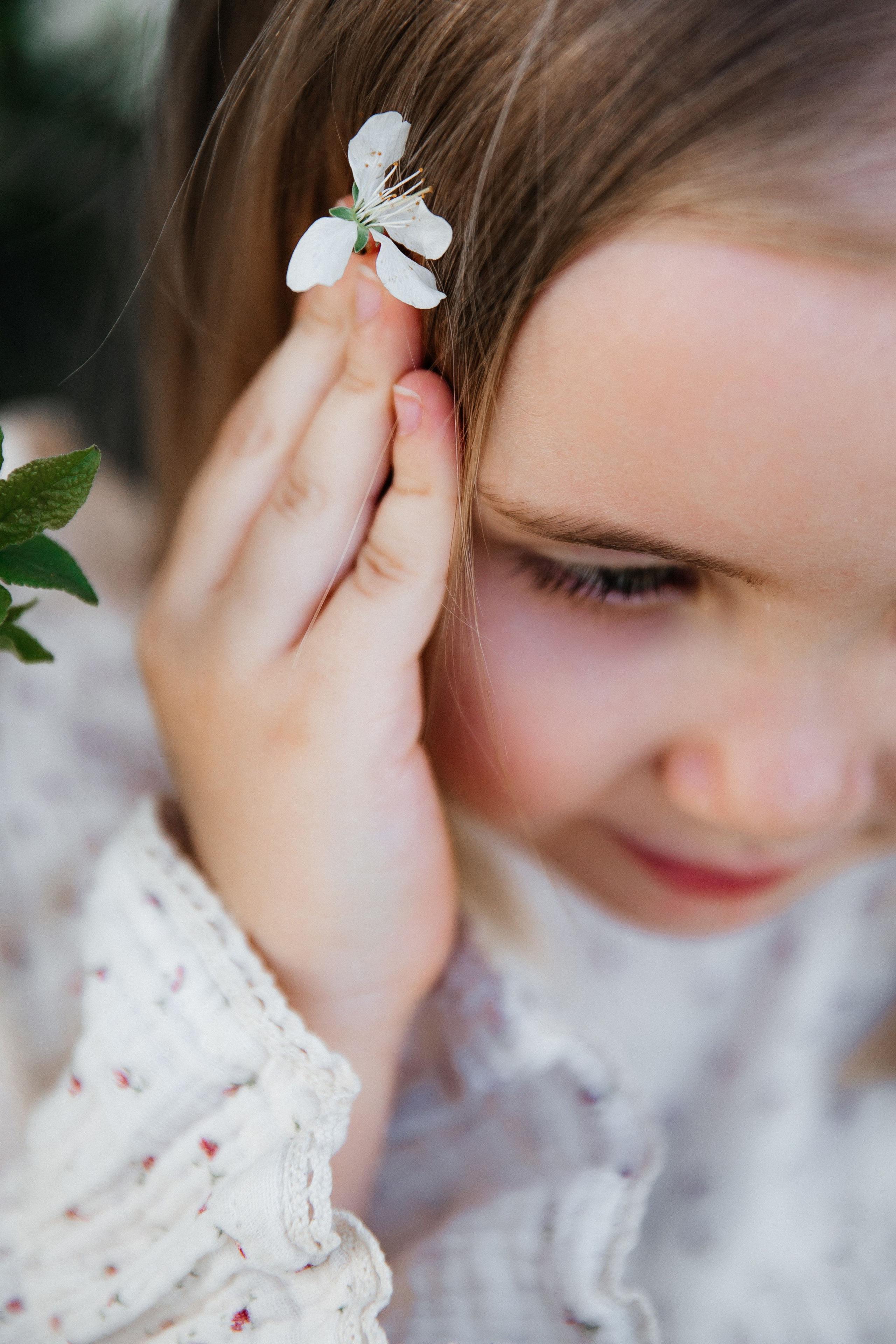 Катя и Маша в вишне. Семейный фотограф документалист в Пензе Лопатинская Татья