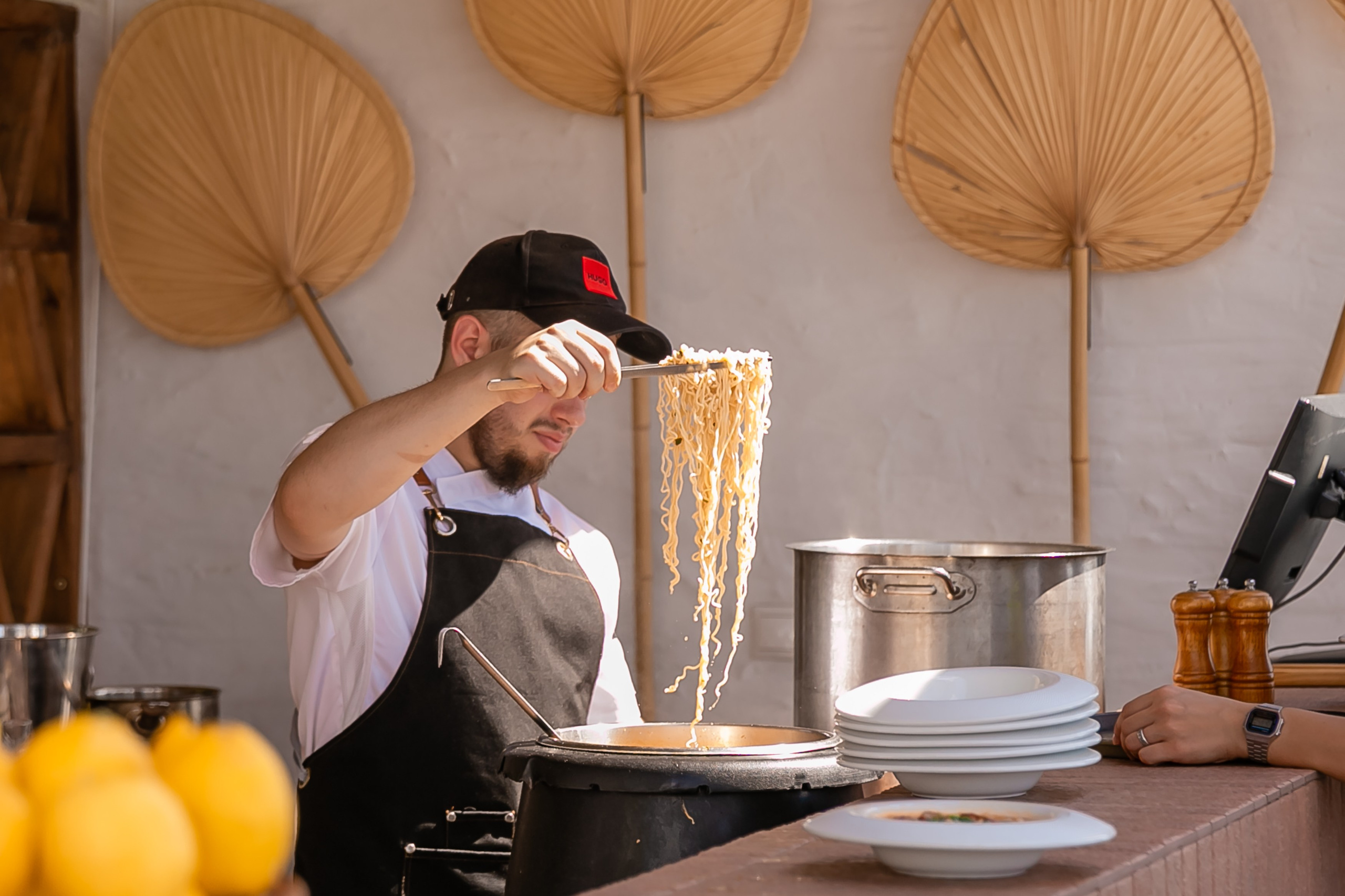 «Похмельный рейв» в ресторане DELMAR. Репортажный фотограф в Ялте Алексей Семёнов