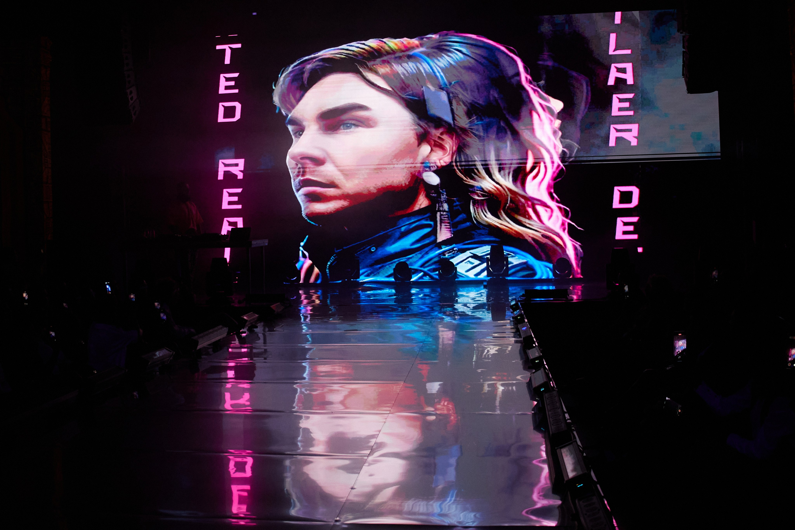 NEW ERA DESIGNER ANDREY PONOMAREV