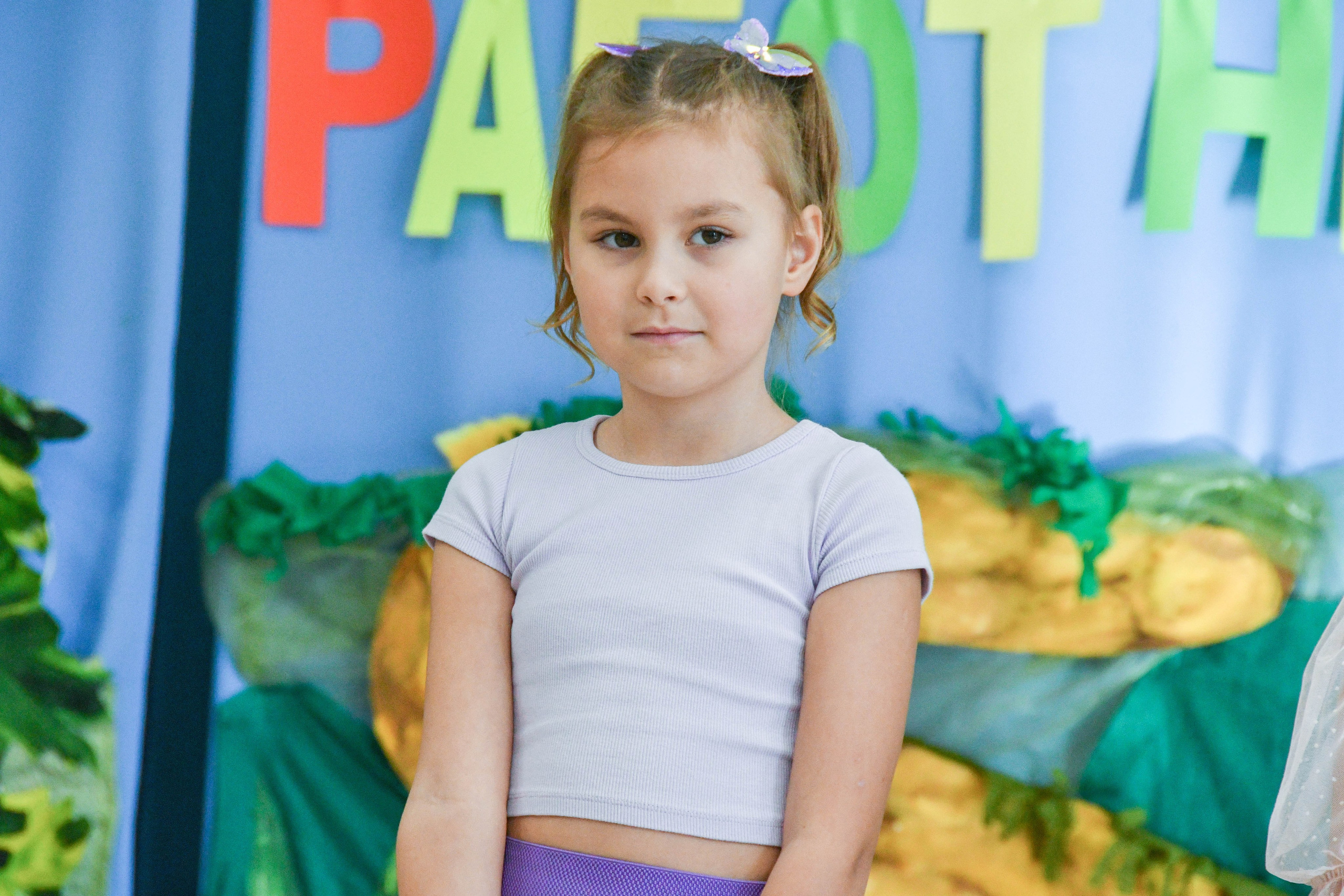 2023 г. День дошкольного работника и прогулка. Репортажный и детский фотограф в Новосибирске