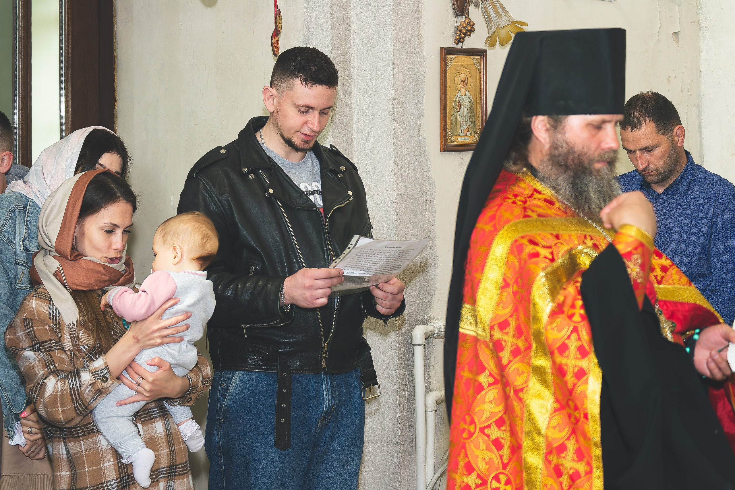 Крещение Ксении в храме Рождества Пресвятой Богородицы д. Щербинино. Фотограф Евгений Егоров