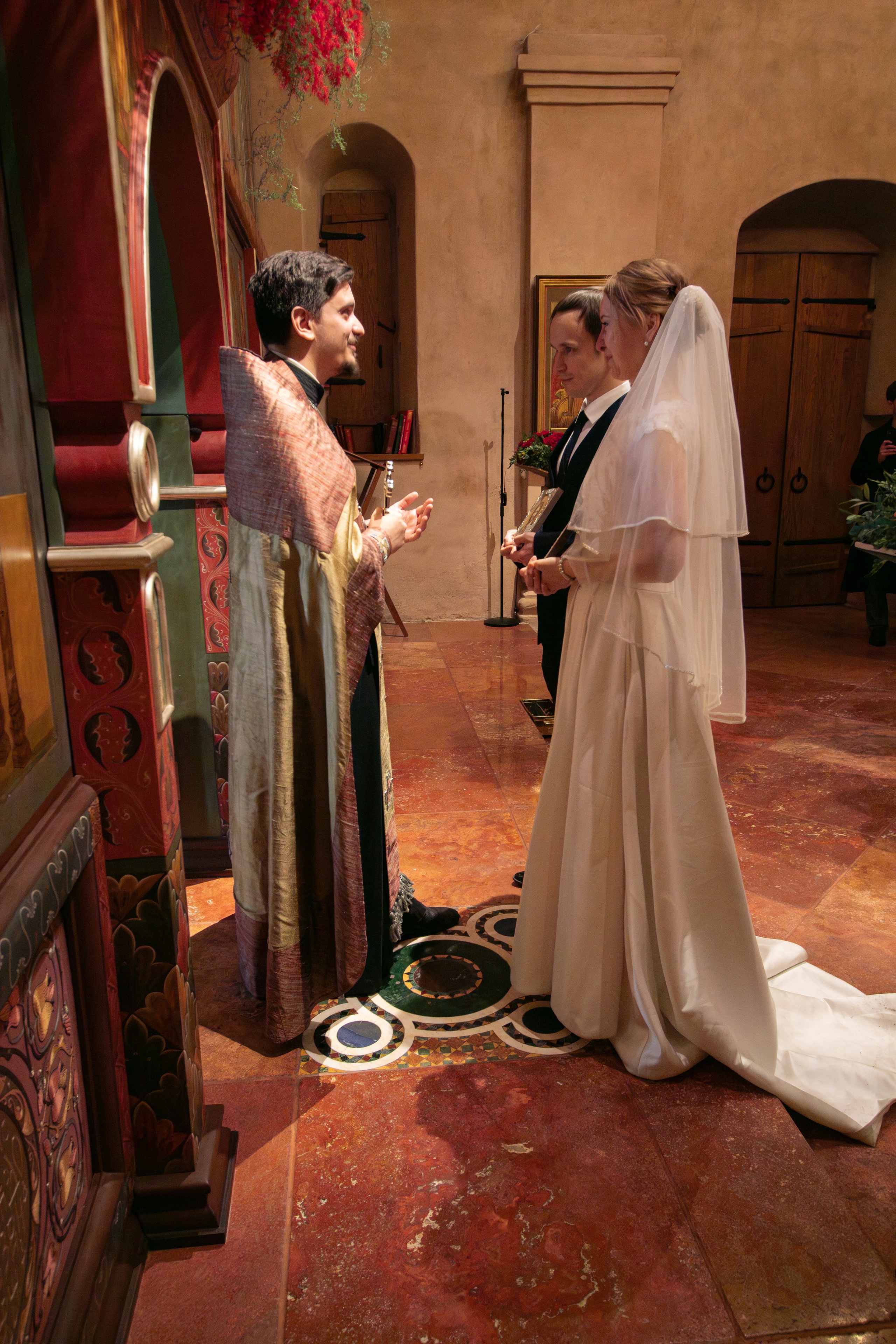 Венчание в храме Антипы Пергамского, стиль «ORWO UT21». Фотограф на крещение/венчание