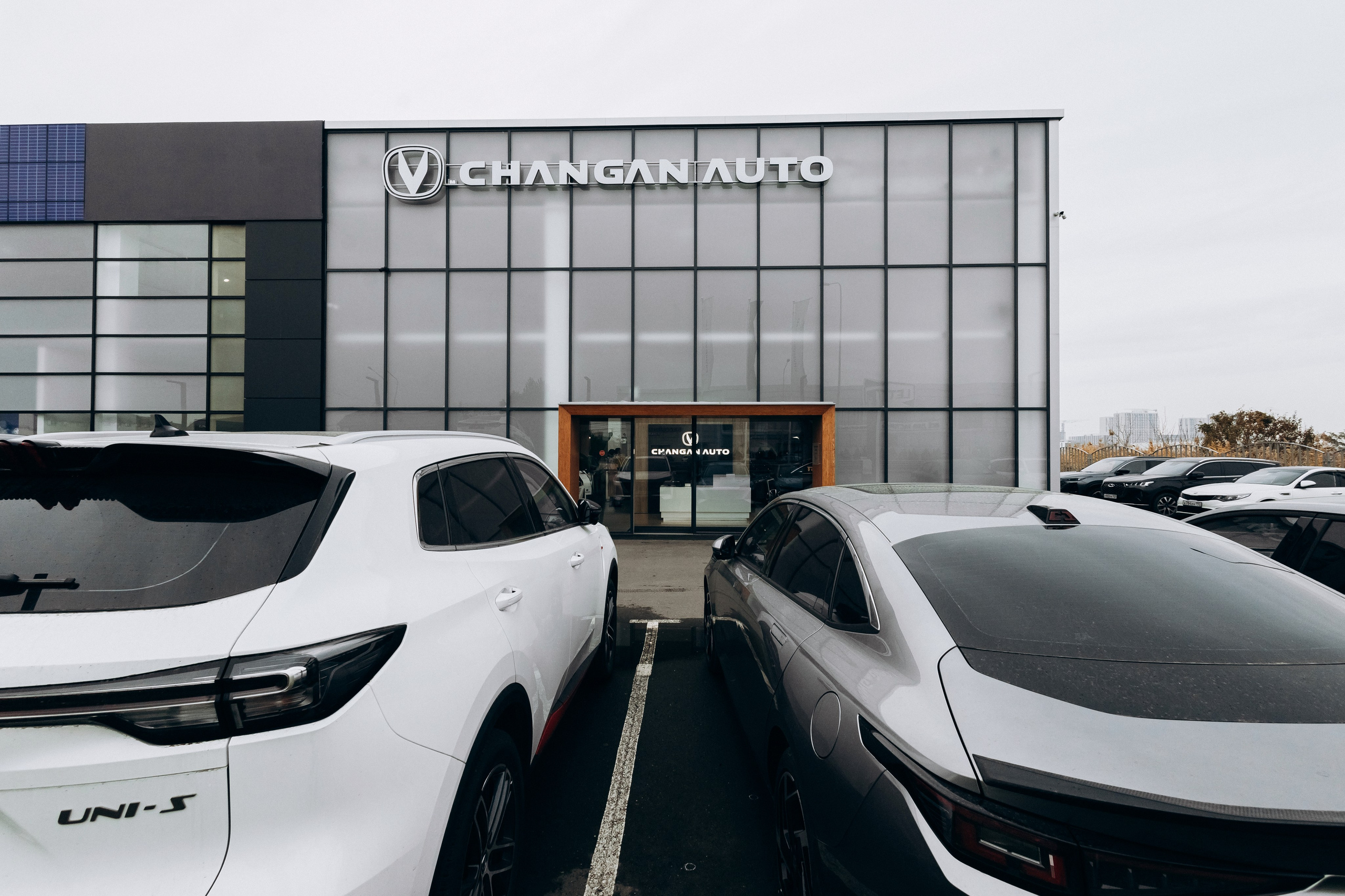 Автосалон OMODA \ Jaecoo \ Changan. Фотограф в Краснодаре Лагунов Владимир