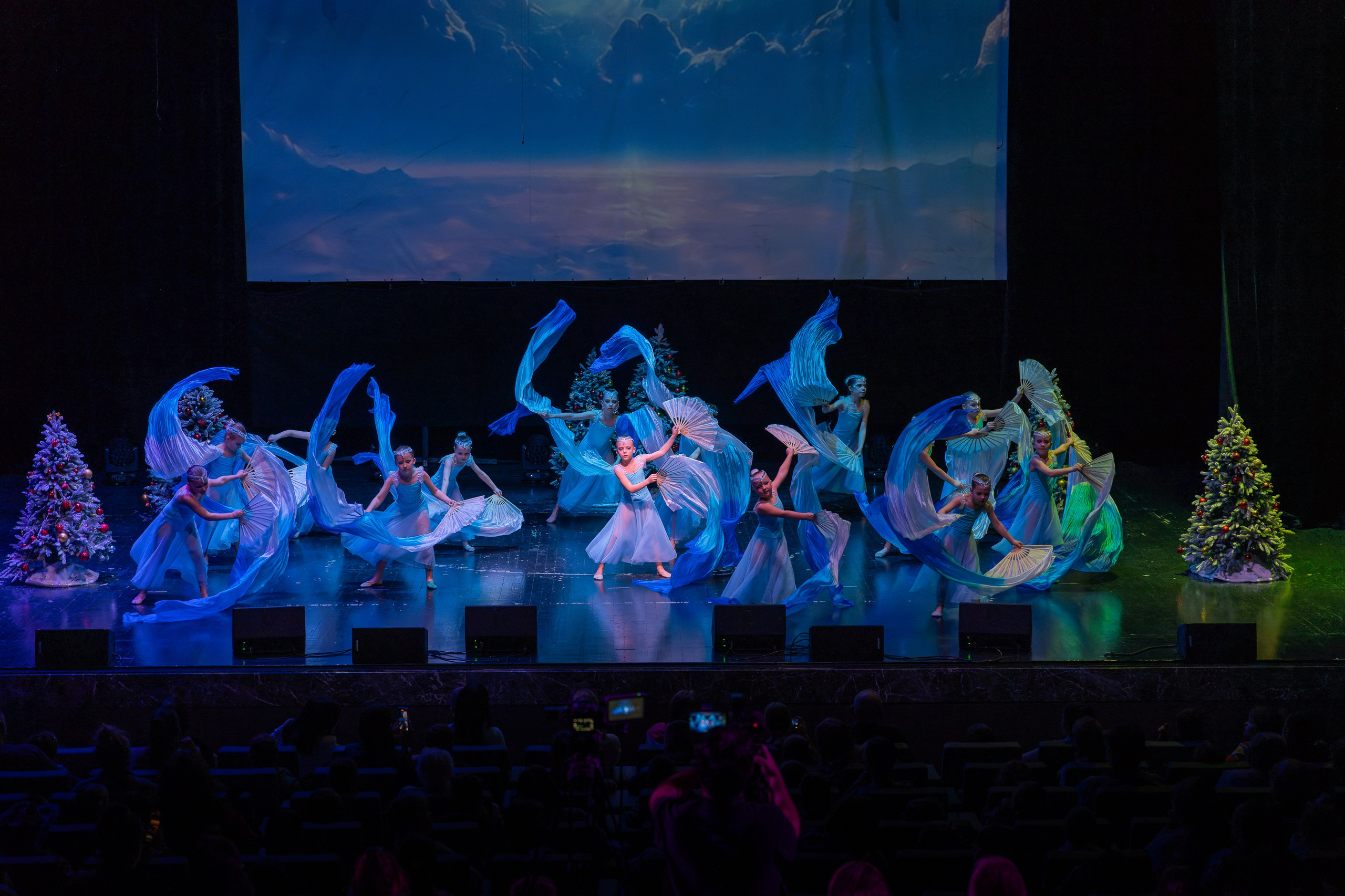 Съёмка новогодних праздников, елки для детей и родителей. «Студия DRONAVT`s» — видеосъёмка и фотография г. Москва