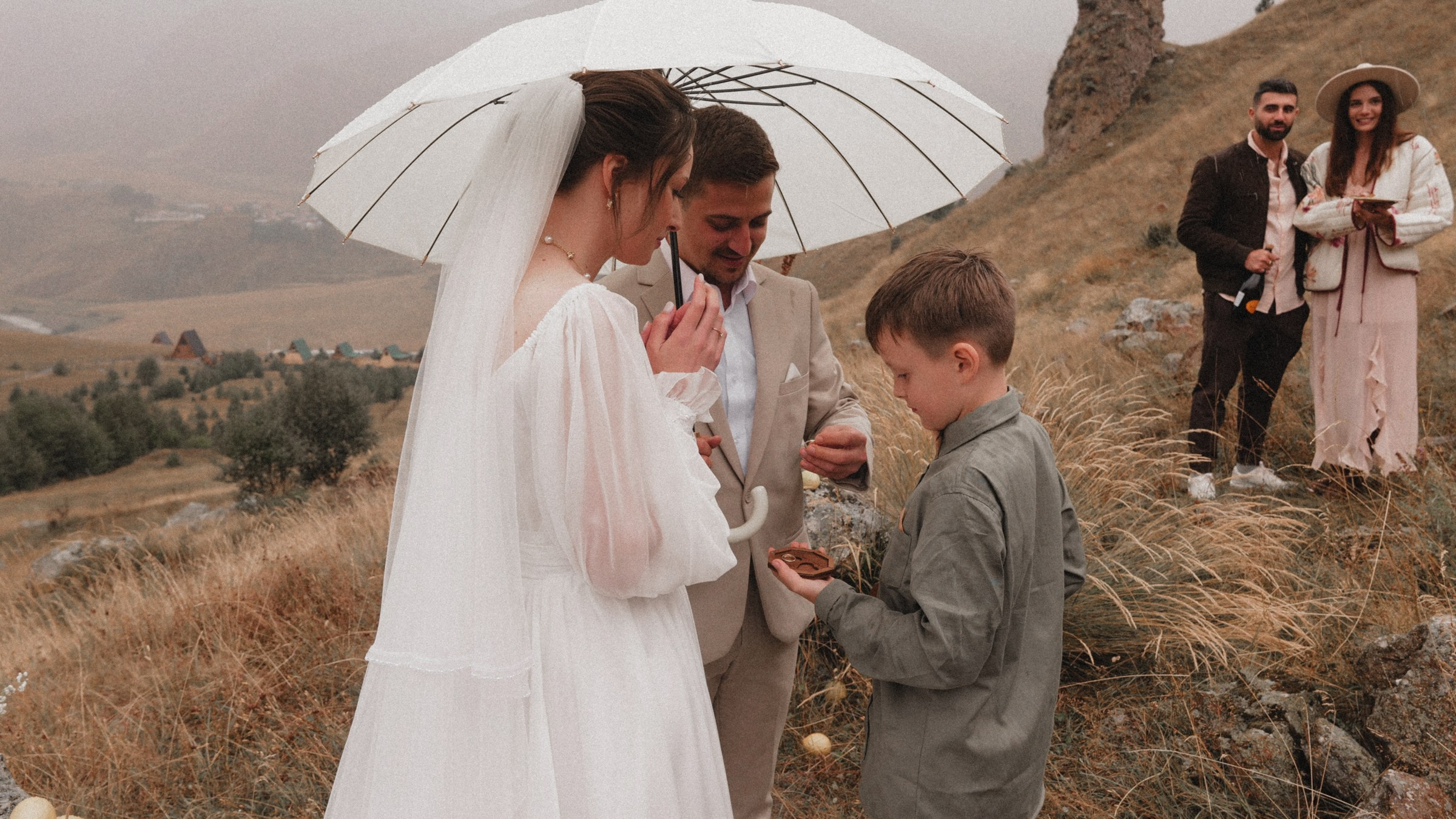 Воздух, горы, семья. Свадебный фотограф в Ярославле Илья Жуков