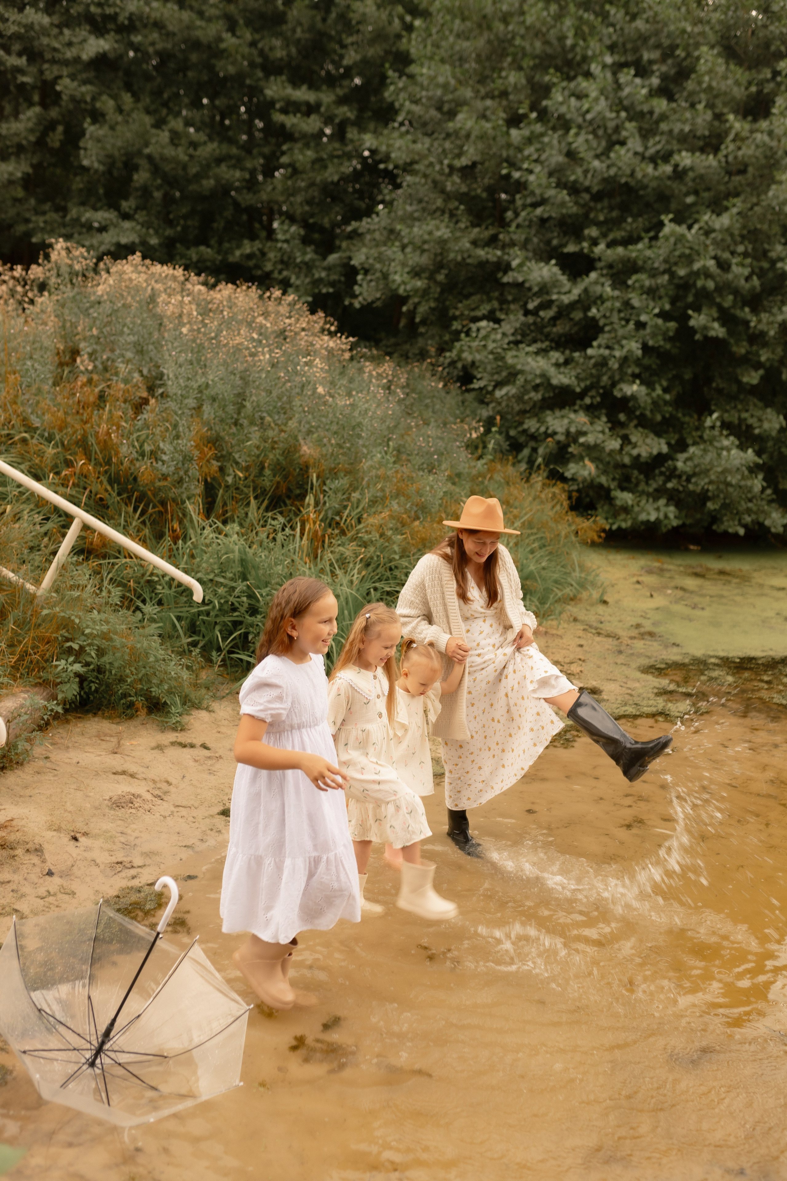 Мама Алина, Маша, Дина и Анечка. Фотограф Татьяна Семенова