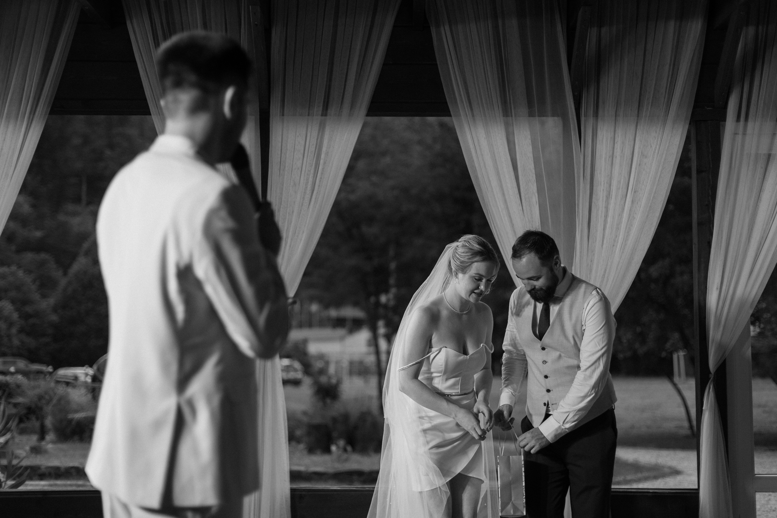 Свадьба в летний день с прогулкой в парке и свадебным ужином в загородной клубе. Свадебный, репортажный и портретный фотограф Сочи, Краснодар. Александра Зайцева