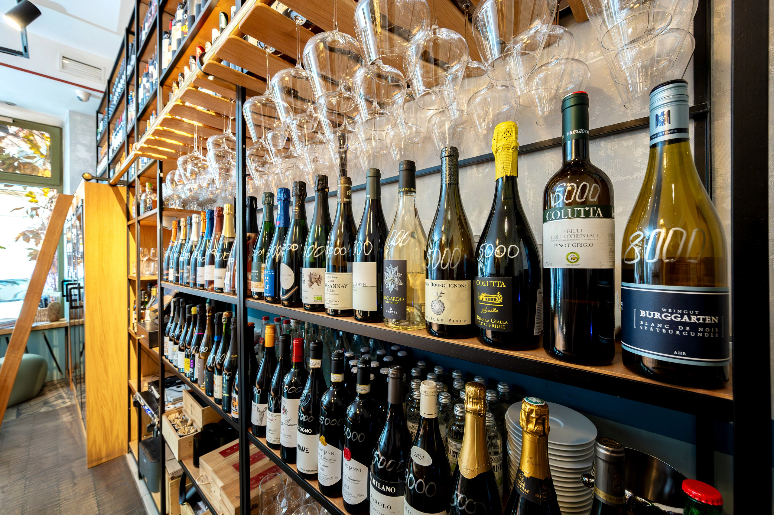 Винный бар ZAZAZU. Интерьерный фотограф. Фото- видеосъемка недвижимости Санкт-Петербург